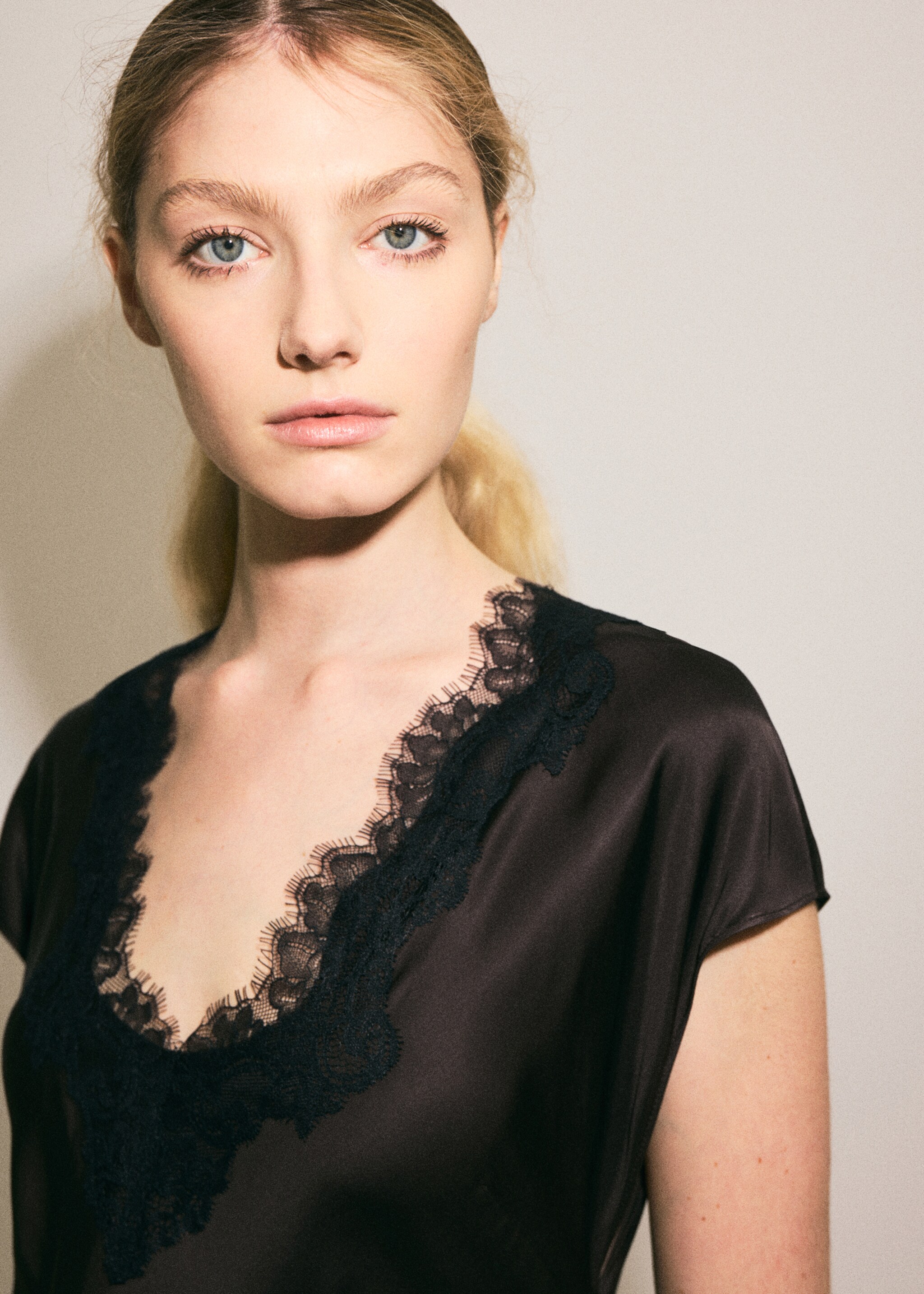 Satin lace dress - Details of the article 1, Brown. Ref: 27005846-00.