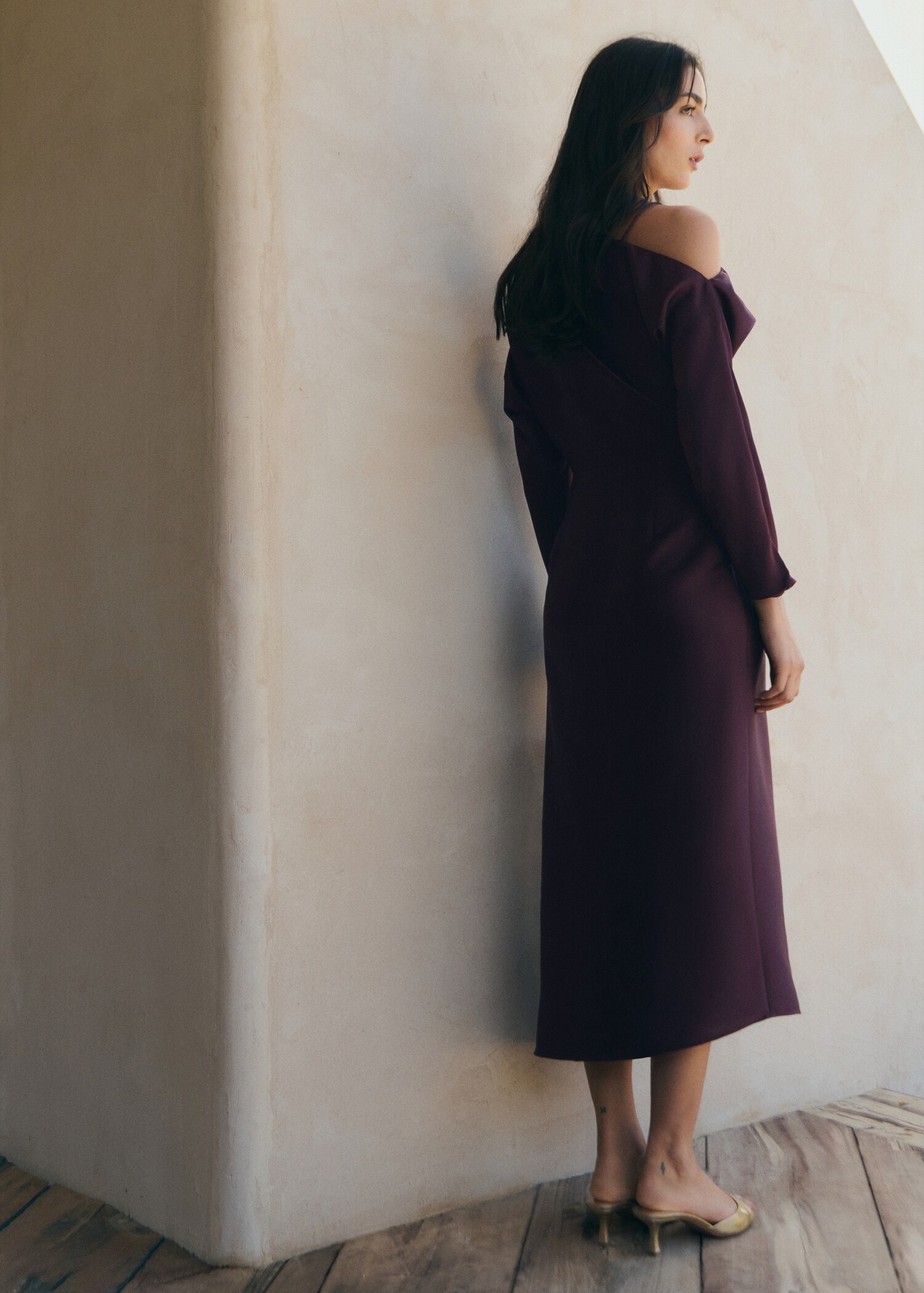 Asymmetrical satin dress with fringes - Reverse of the article