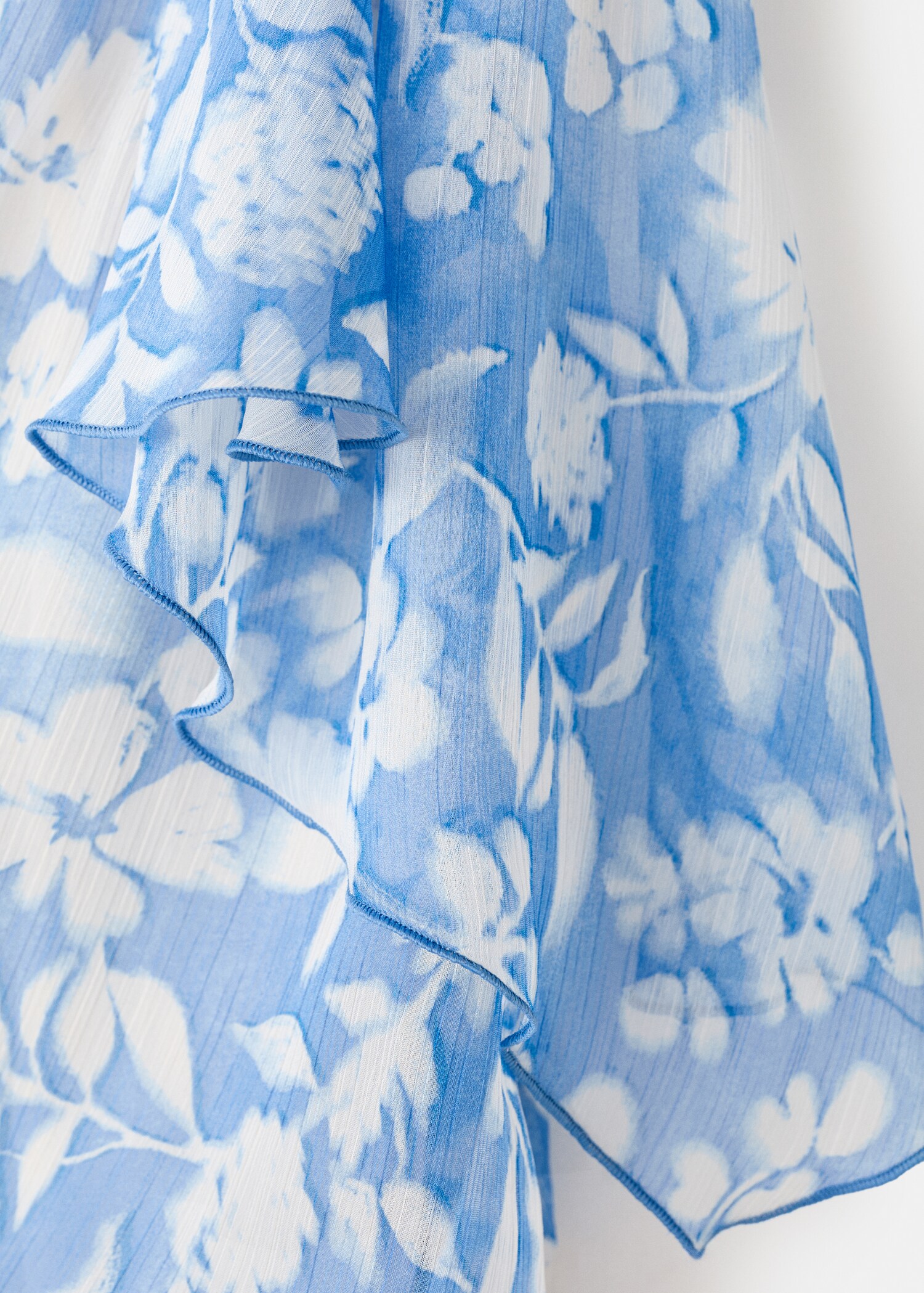 Floral dress with asymmetrical neckline - Details of the article 8