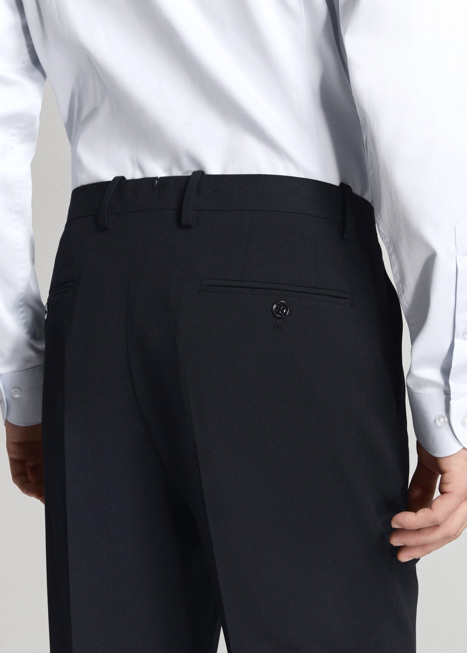 London regular-fit trousers - Details of the article 6