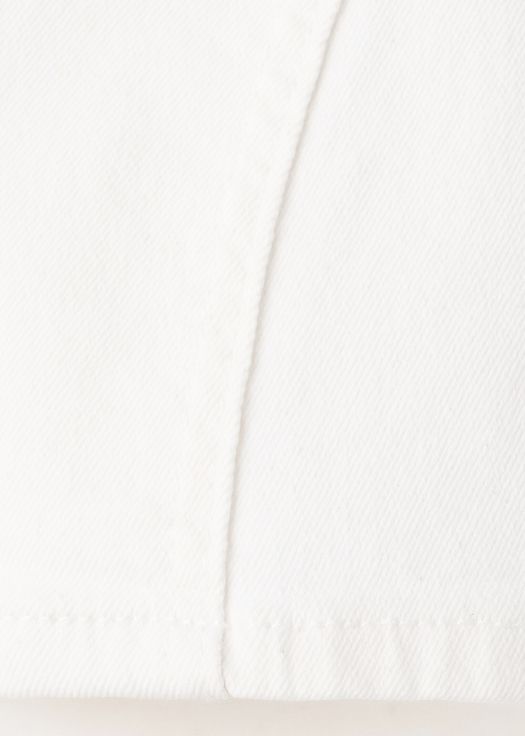 Denim shorts with stitching detail - تفاصيل المنتج 0, سكري. Ref: 27005953-00.