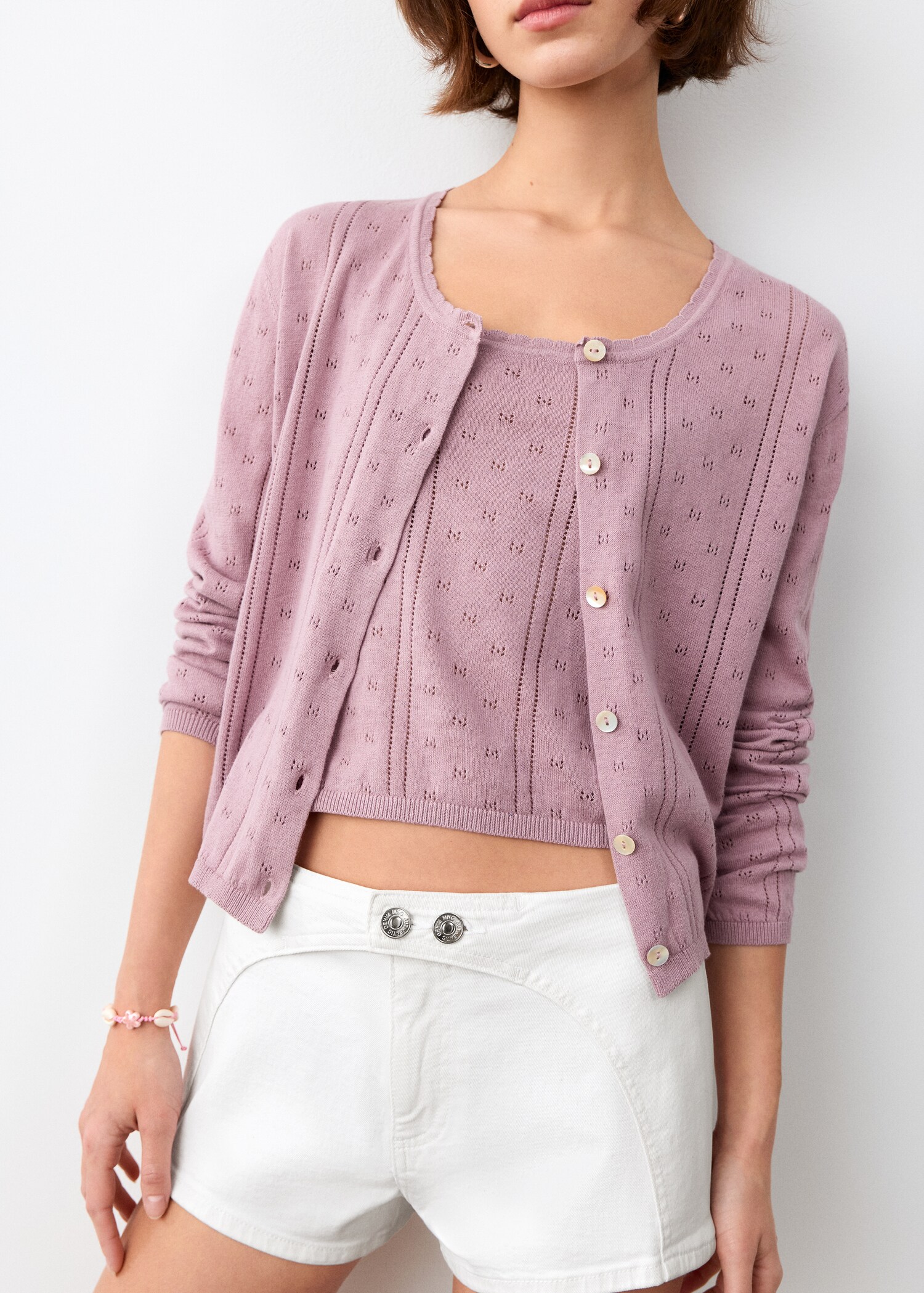 Denim shorts with stitching detail - تفاصيل المنتج 6