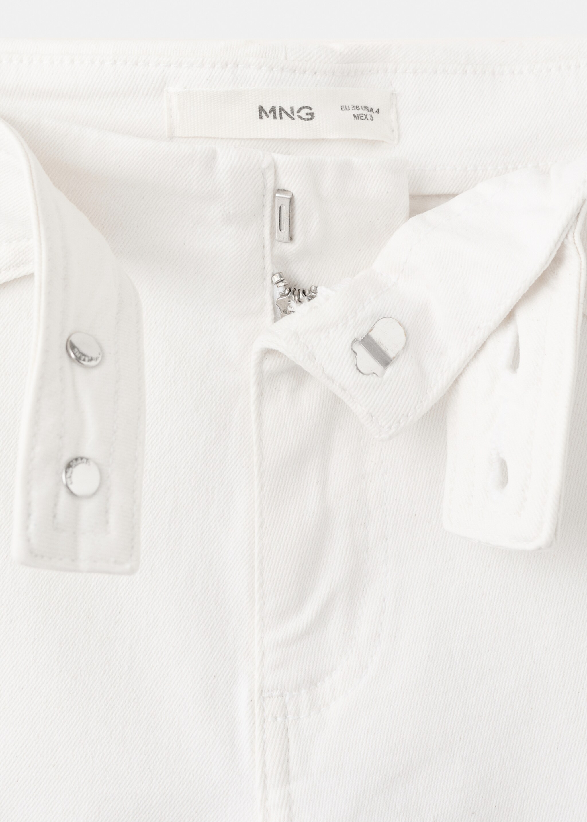 Denim shorts with stitching detail - تفاصيل المنتج 8, سكري. Ref: 27005953-00.