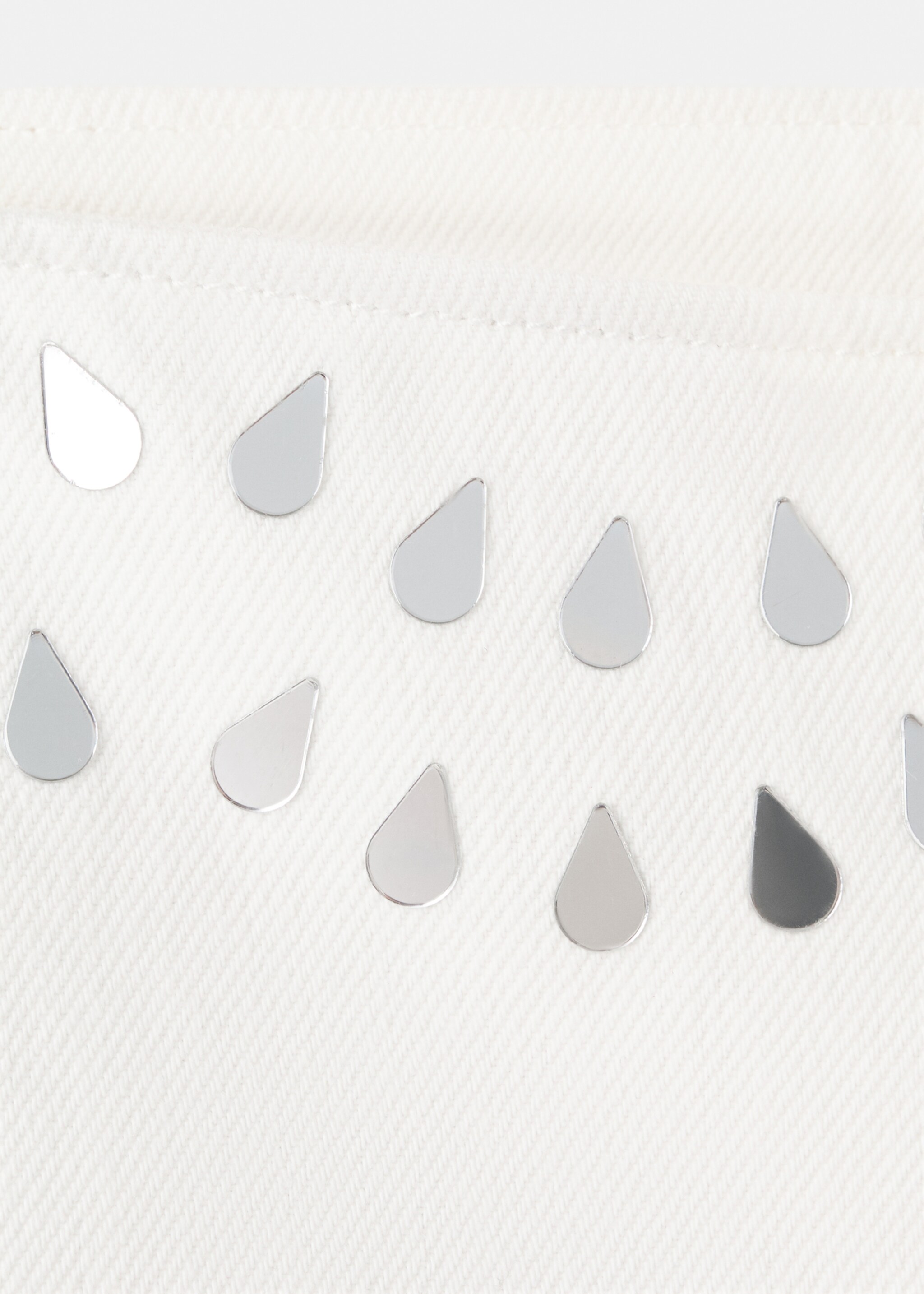 Shorts with bead detailing - Details of the article 8, Off White. Ref: 27005961-00.