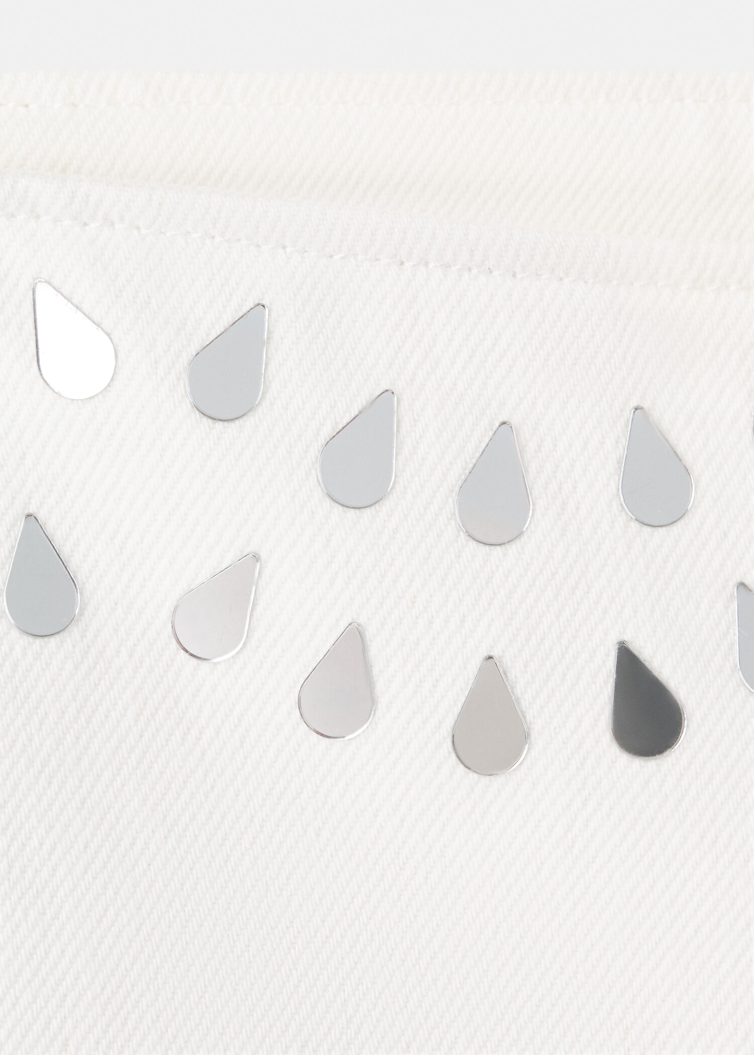 Shorts with bead detailing - Details of the article 8