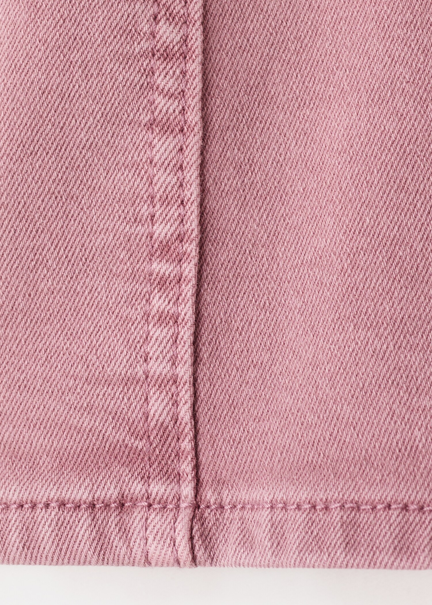 Denim shorts with stitching detail - تفاصيل المنتج 8