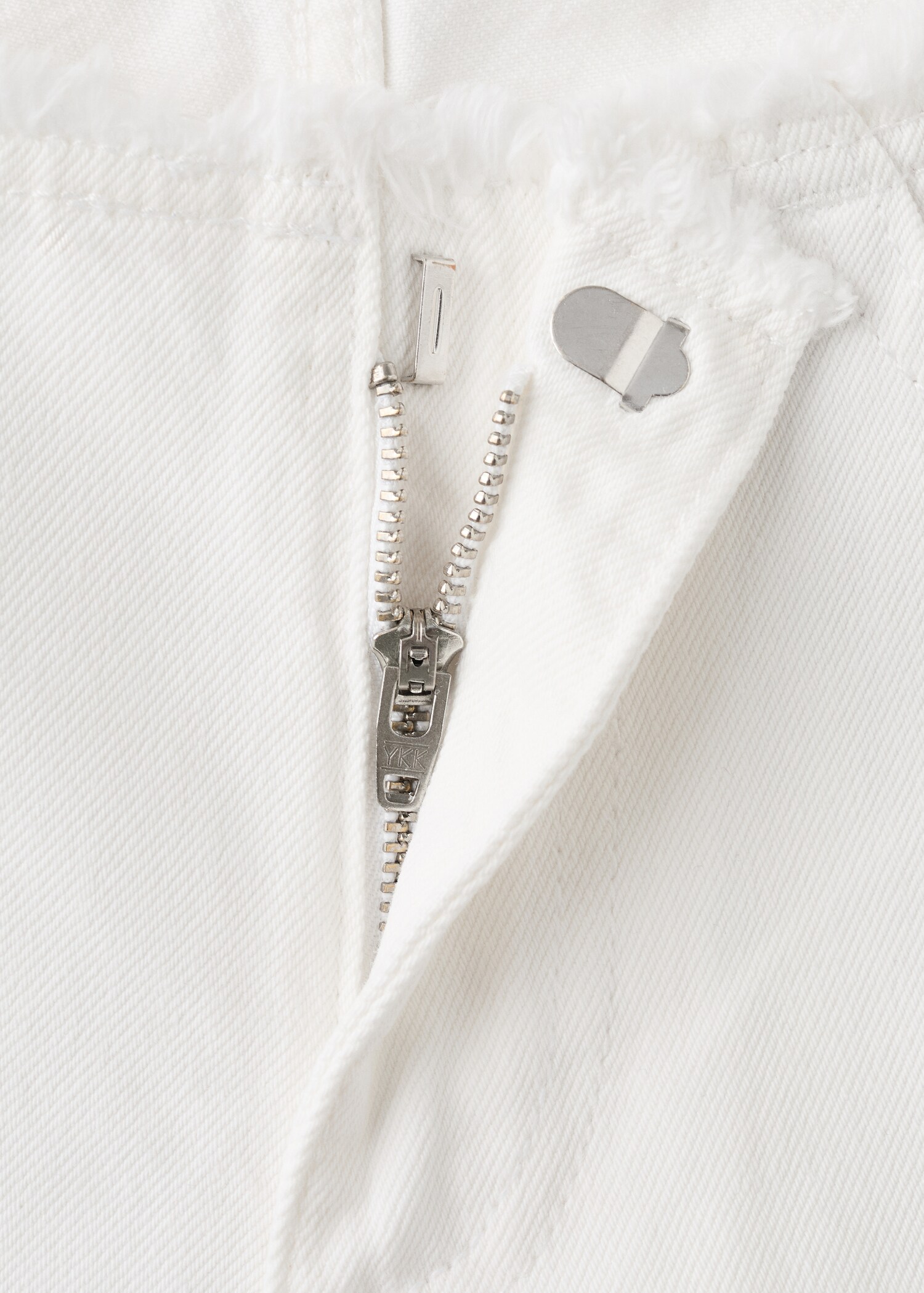 Shorts vaqueros detalles deshilachados - Detalle del artículo 0