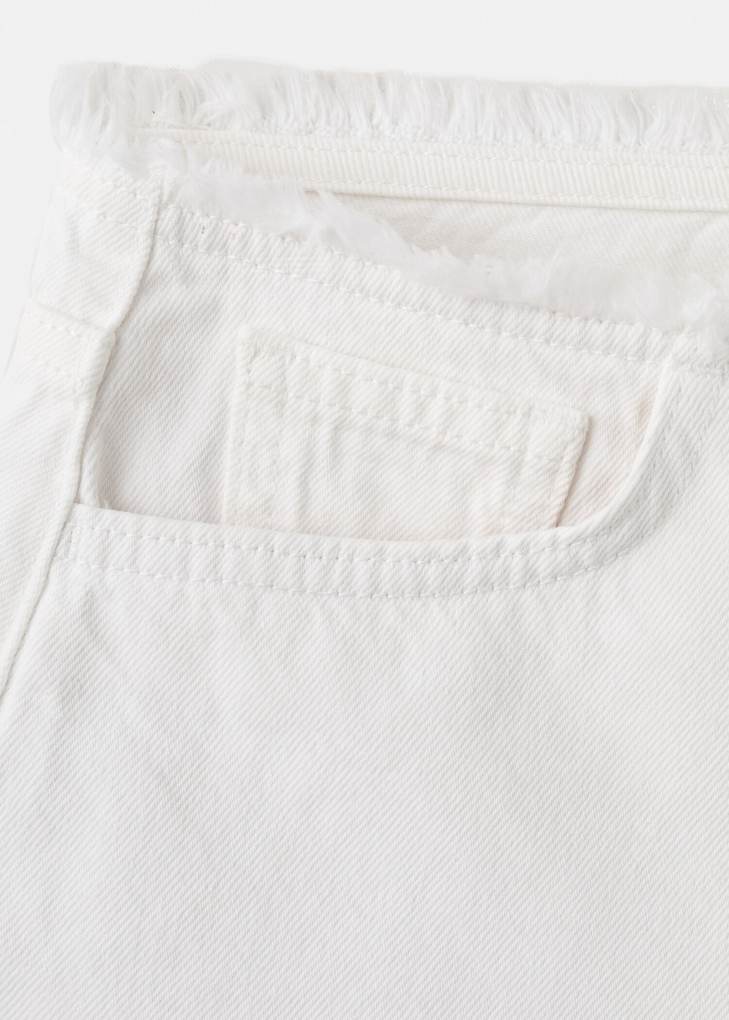 Shorts vaqueros detalles deshilachados - Detalle del artículo 8