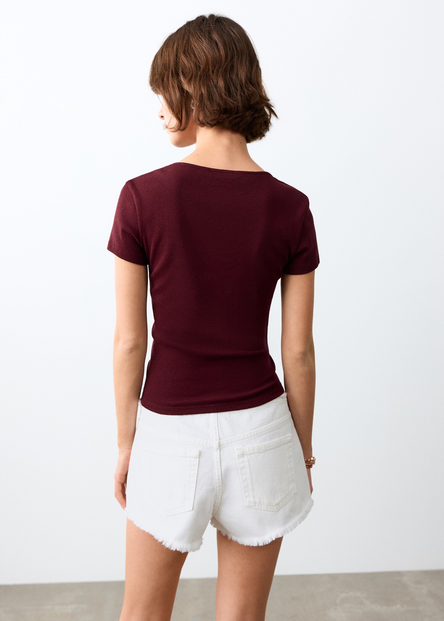 Shorts vaqueros detalles deshilachados - Reverso del artículo