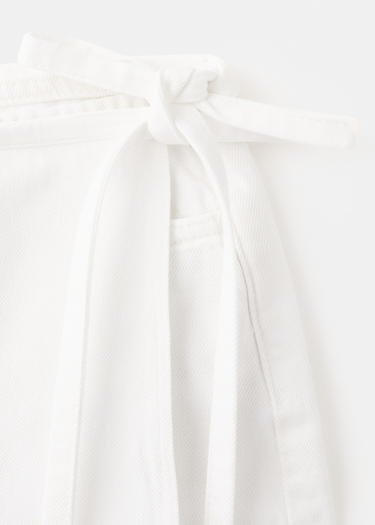 Shorts with detachable bow detail - Details of the article 0