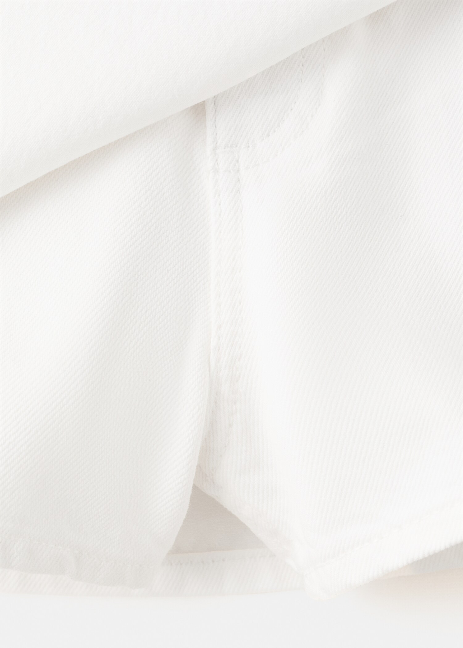 Shorts with detachable bow detail - Details of the article 8