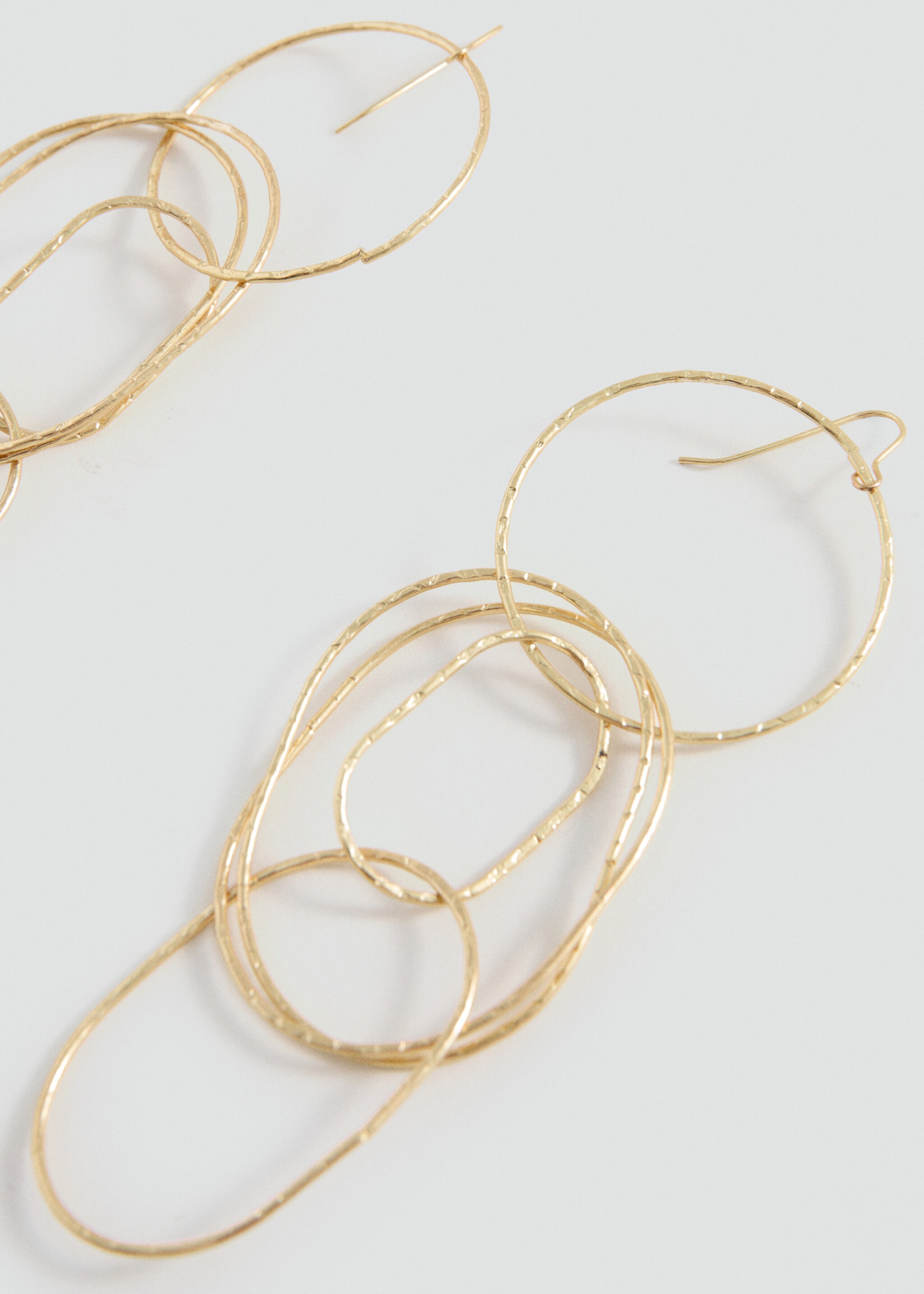 Intertwined hoop earrings - Medium plane, Gold. Ref: 27005995-00.