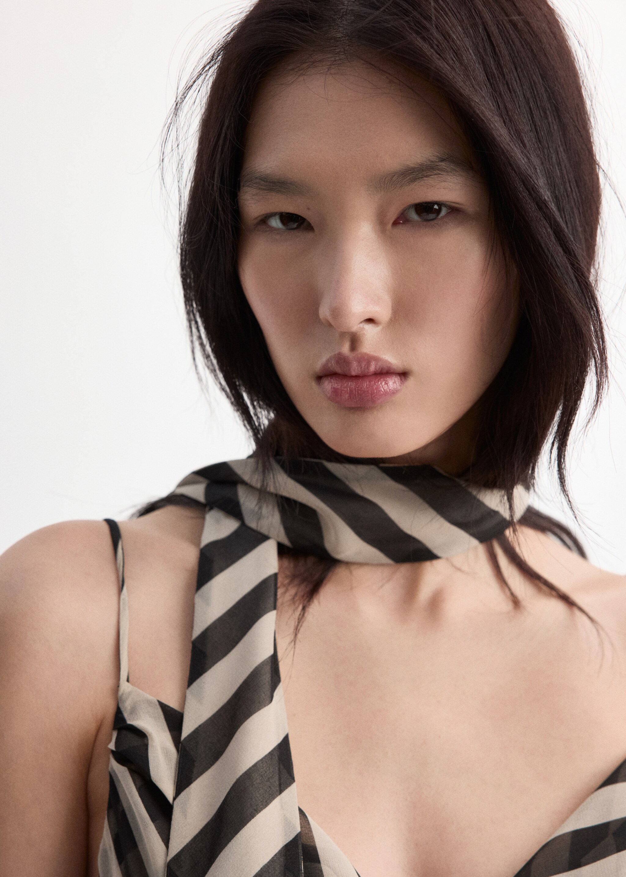 Printed dress with foulard - Details of the article 1, Ecru. Ref: 27006364-00.