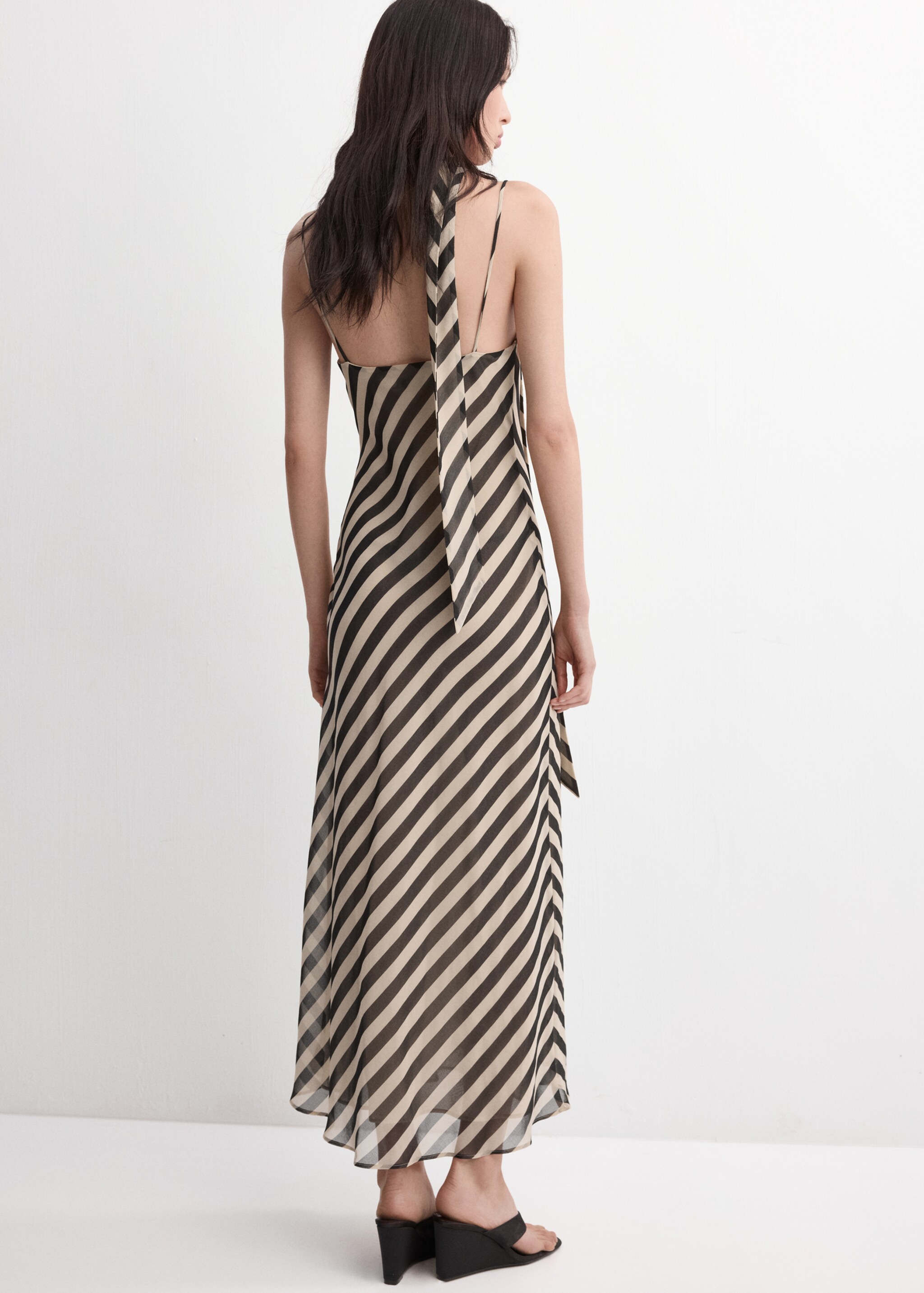 Printed dress with foulard - Reverse of the article, Ecru. Ref: 27006364-00.