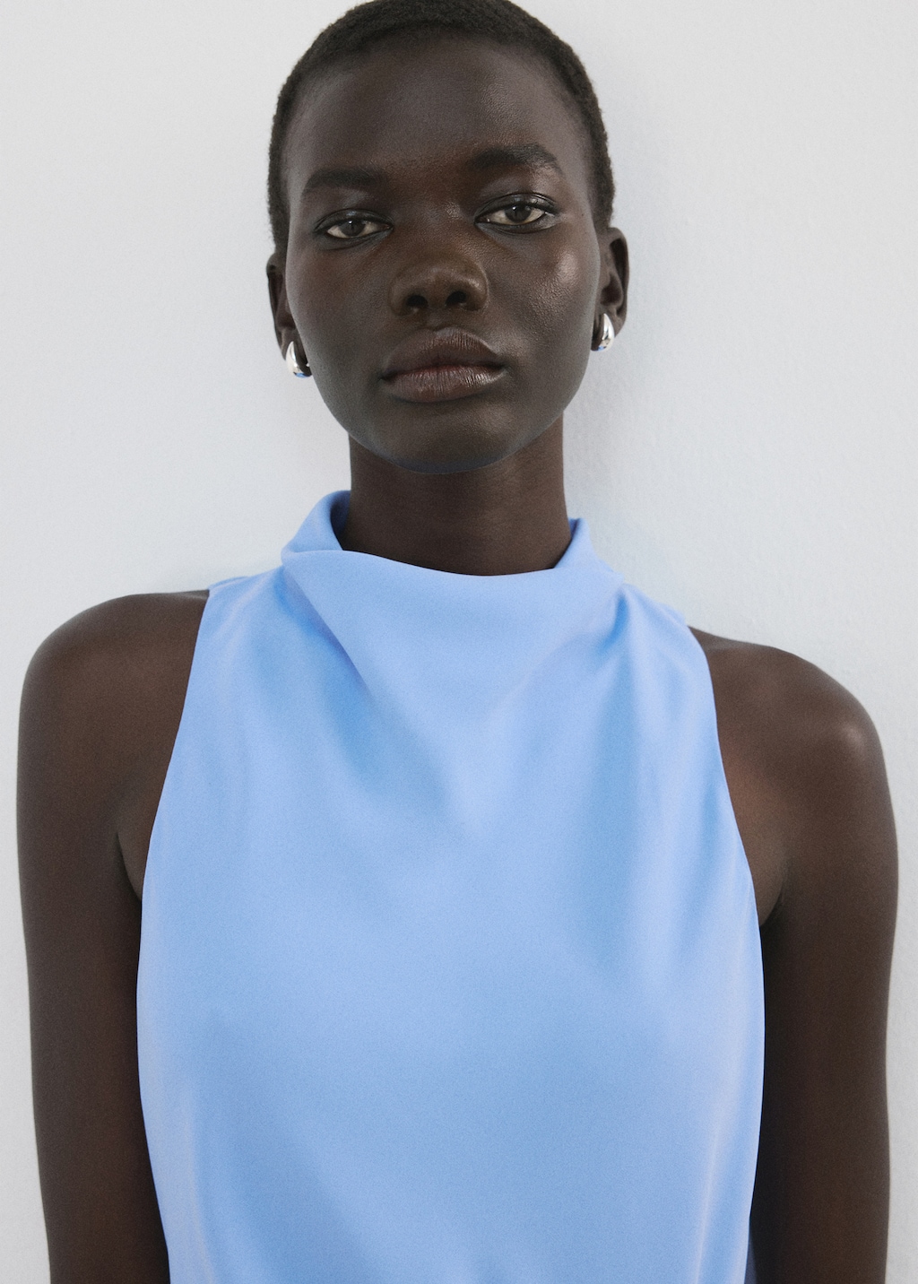 Draped-neck dress with side ruching - image 4