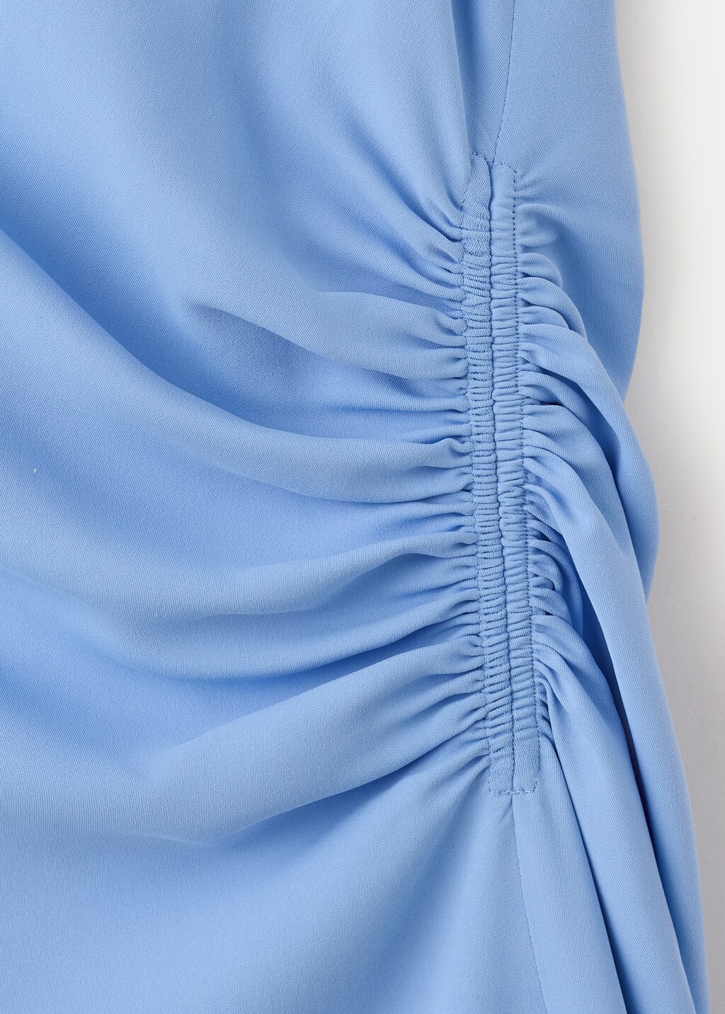Draped-neck dress with side ruching - image 5