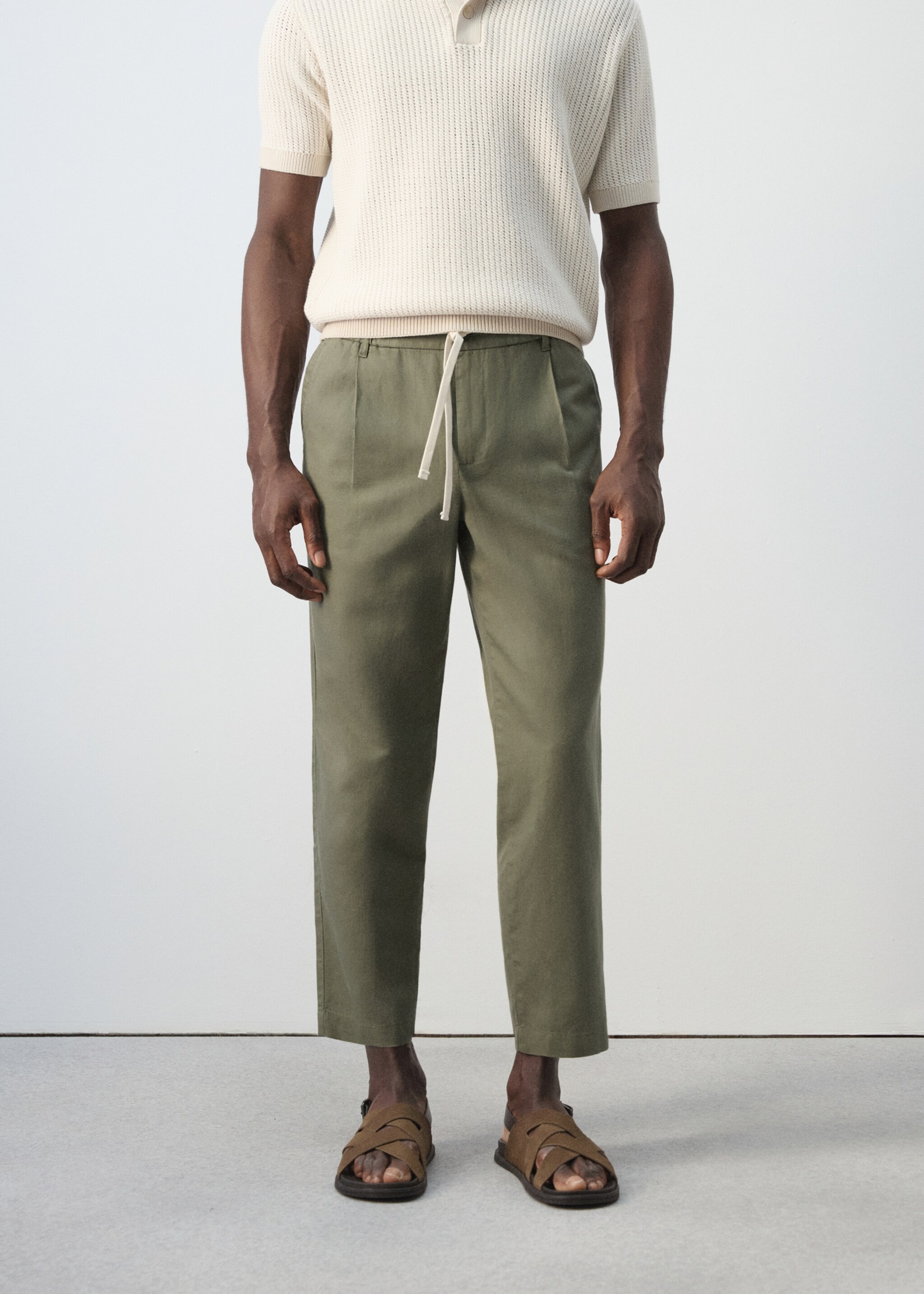 بنطلون كتان قطن بقصة ضيقة وقصيرة - رؤية وسط, أخضر زرعي. Ref: 27006714-00.