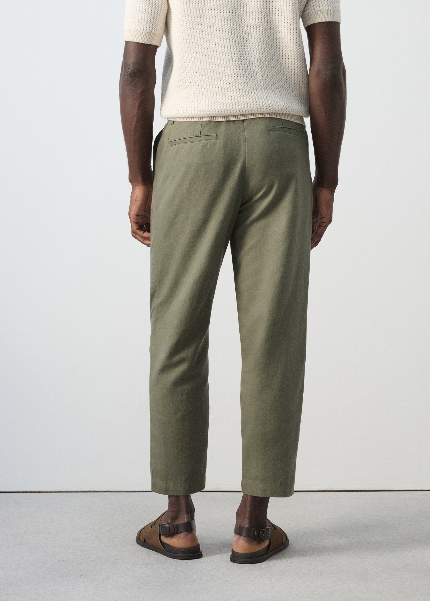 Pantalón lino algodón slim fit cropped - Reverso del artículo