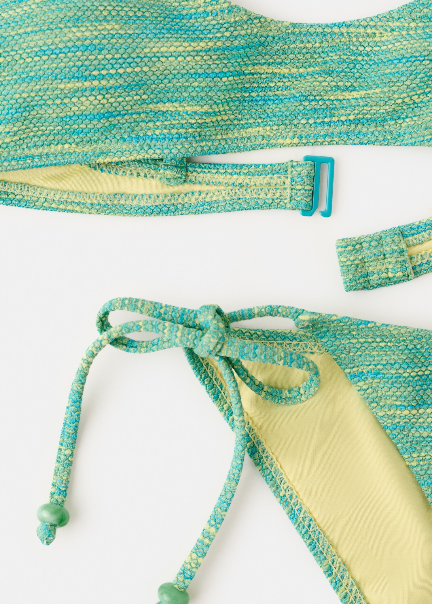 Two-tone bikini with medium-rise bottoms - Details of the article 8