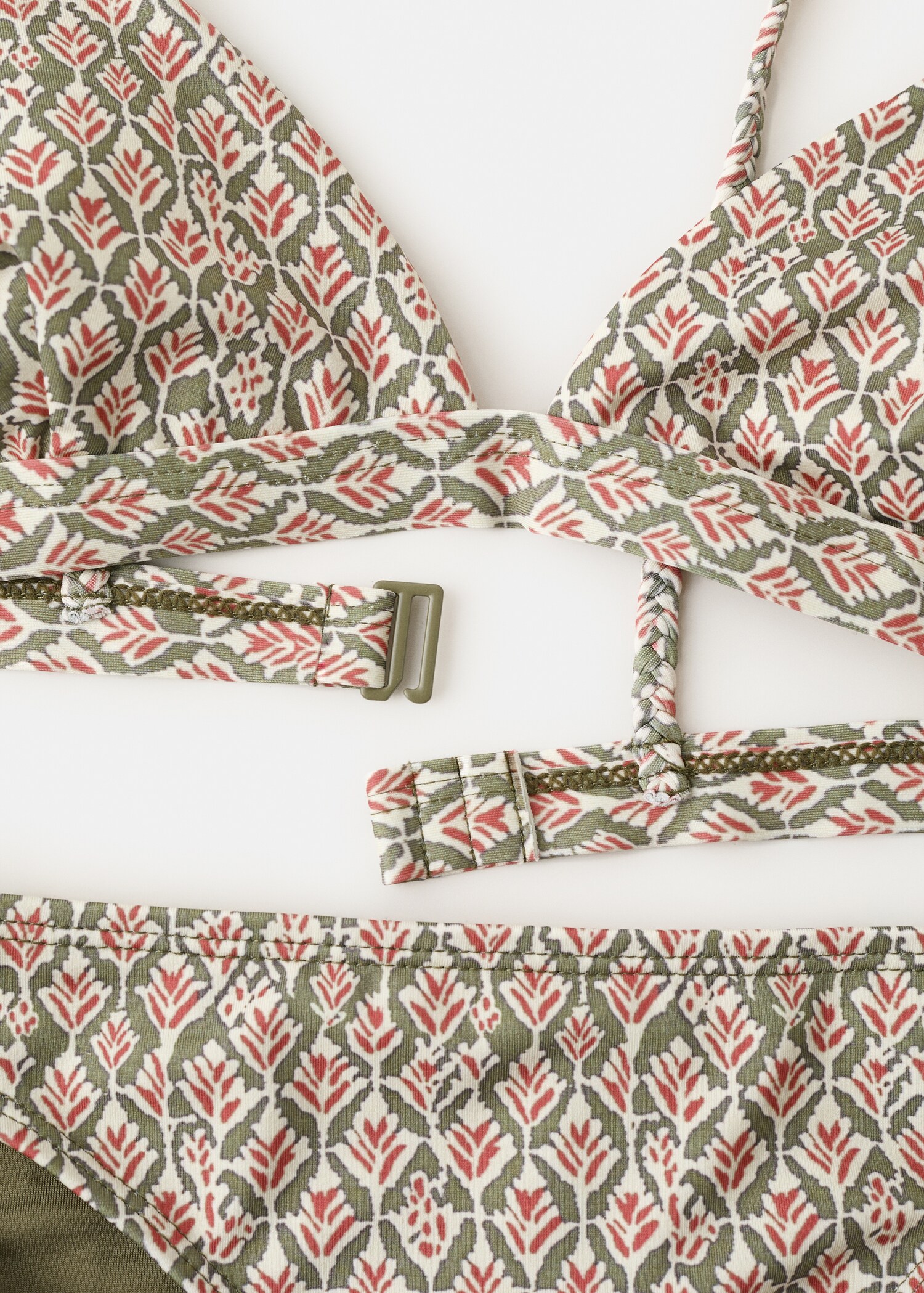 Biquíni estampado com cuequinha clássica - Pormenor do artigo 8