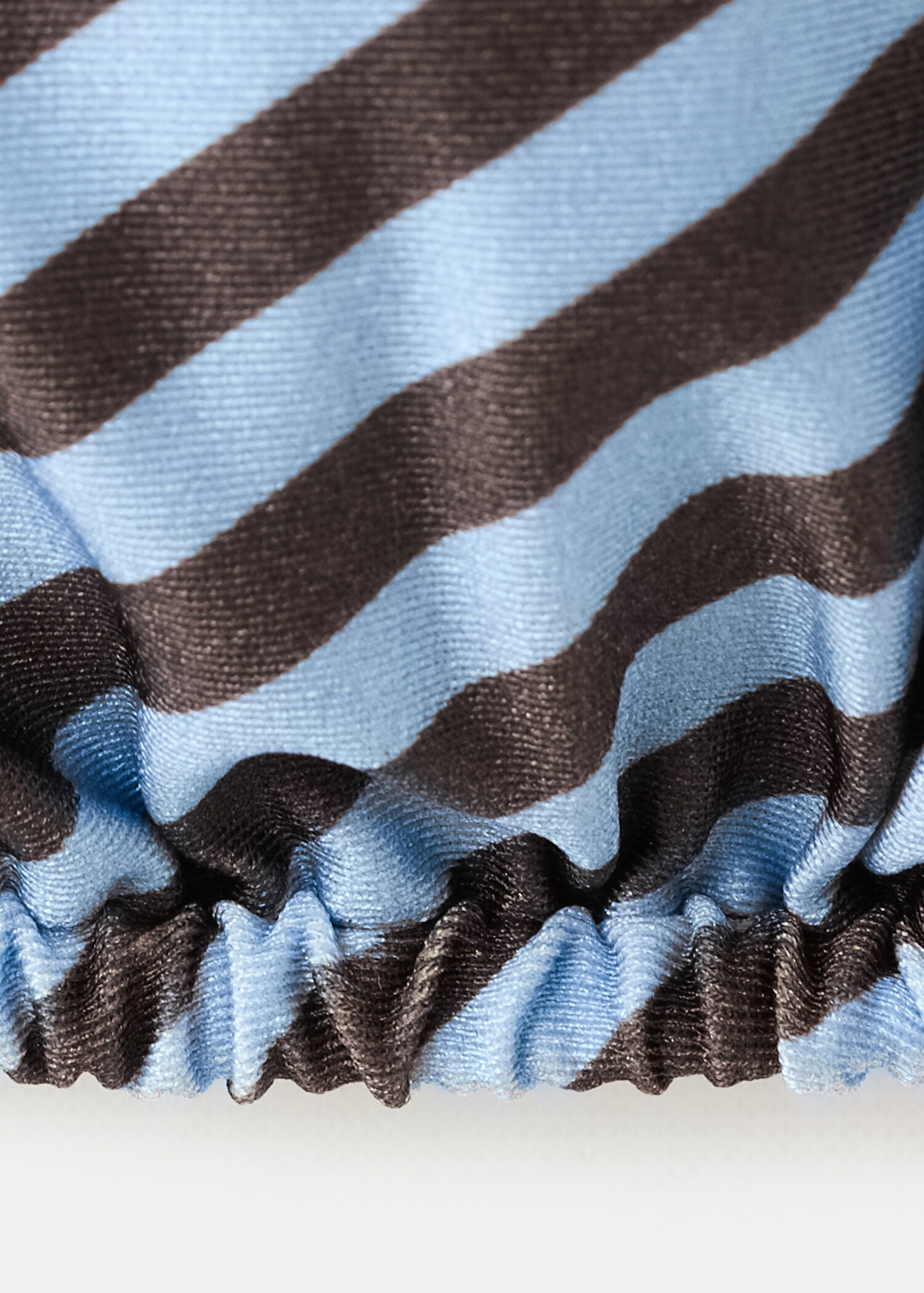 Haut de bikini triangle à rayures - Détail de l'article 8