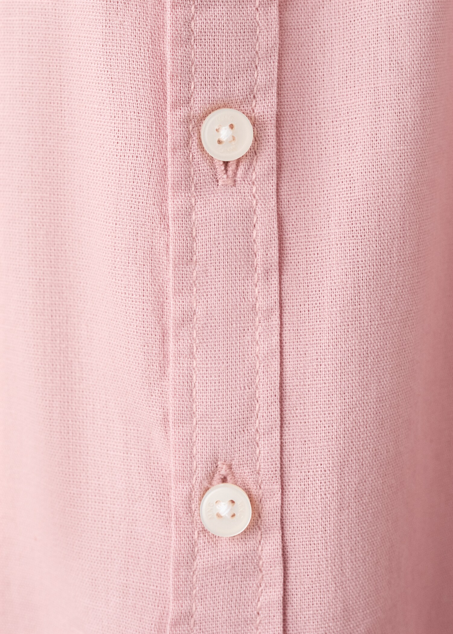 Buttoned shirt - Details of the article 0