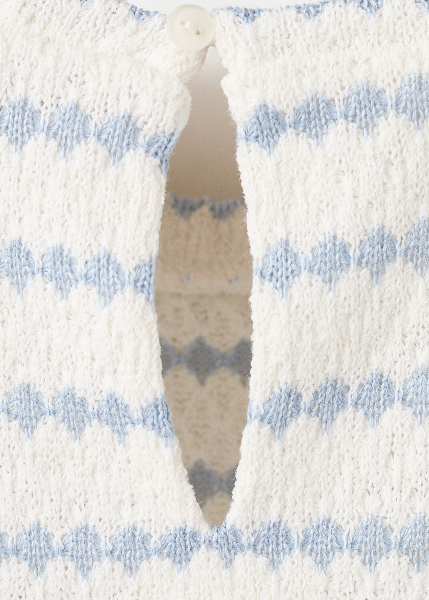 Two-tone knitted top - Details of the article 8