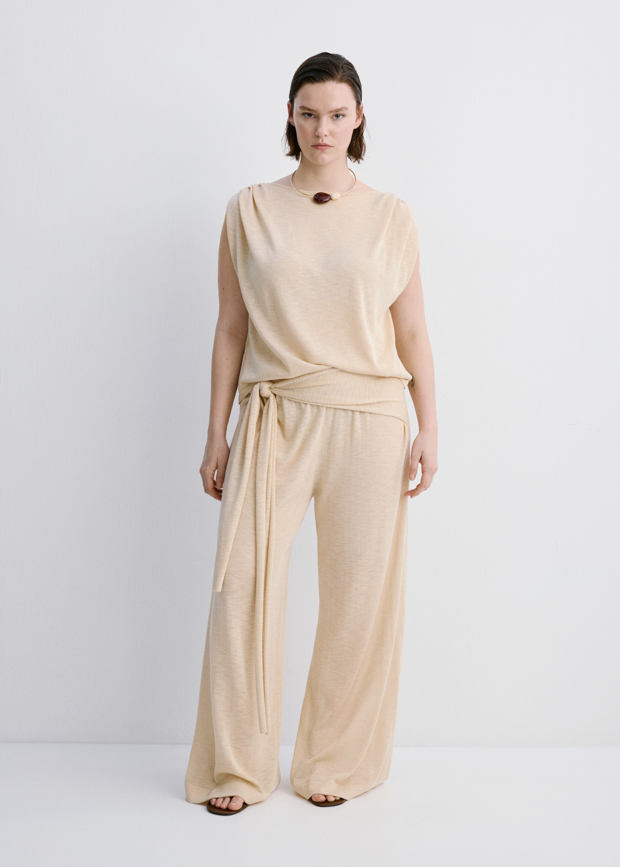 Short-sleeved fine-knit sweater - Details of the article 3, Ecru. Ref: 27007147-00.