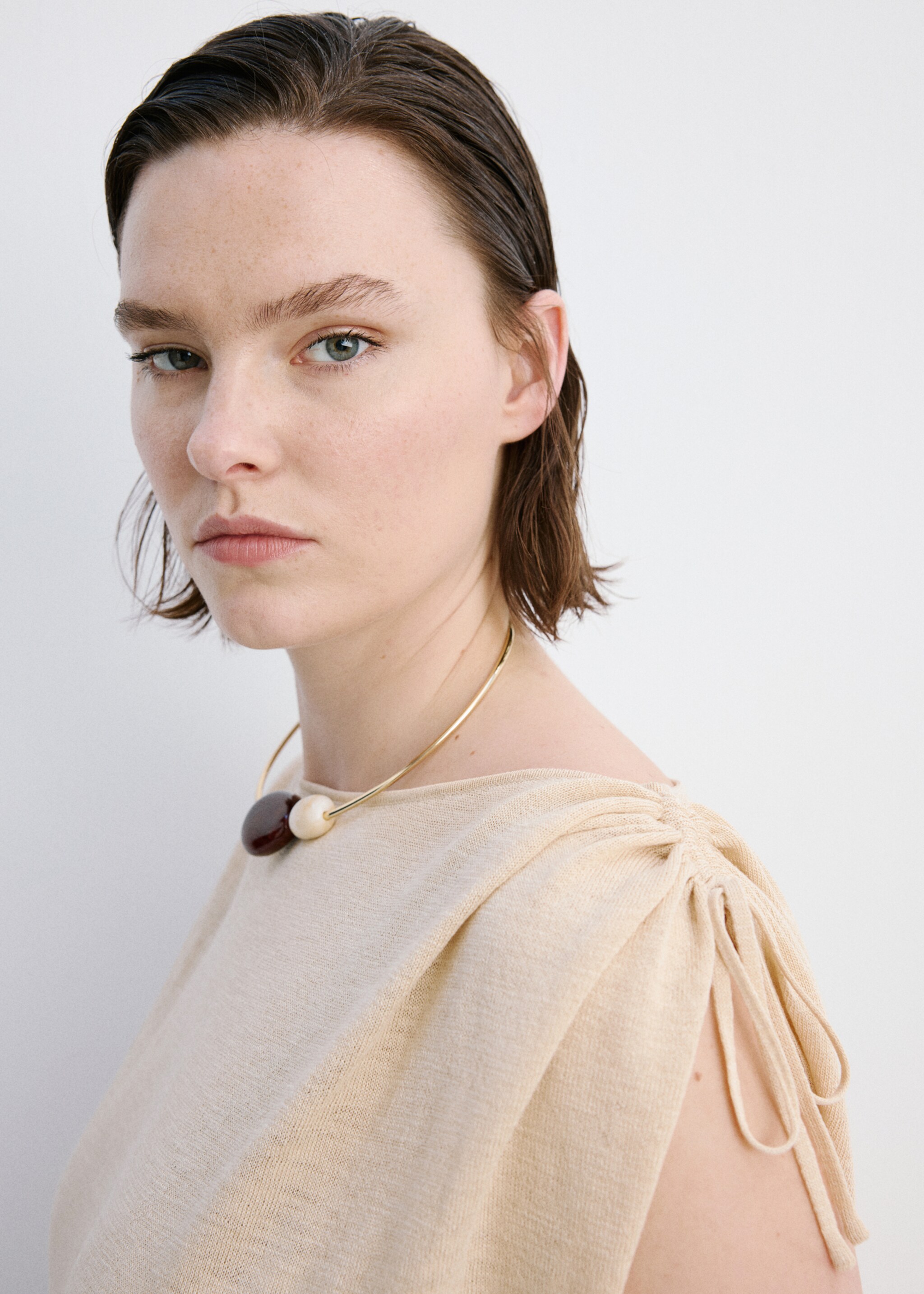 Short-sleeved fine-knit sweater - Details of the article 4, Ecru. Ref: 27007147-00.