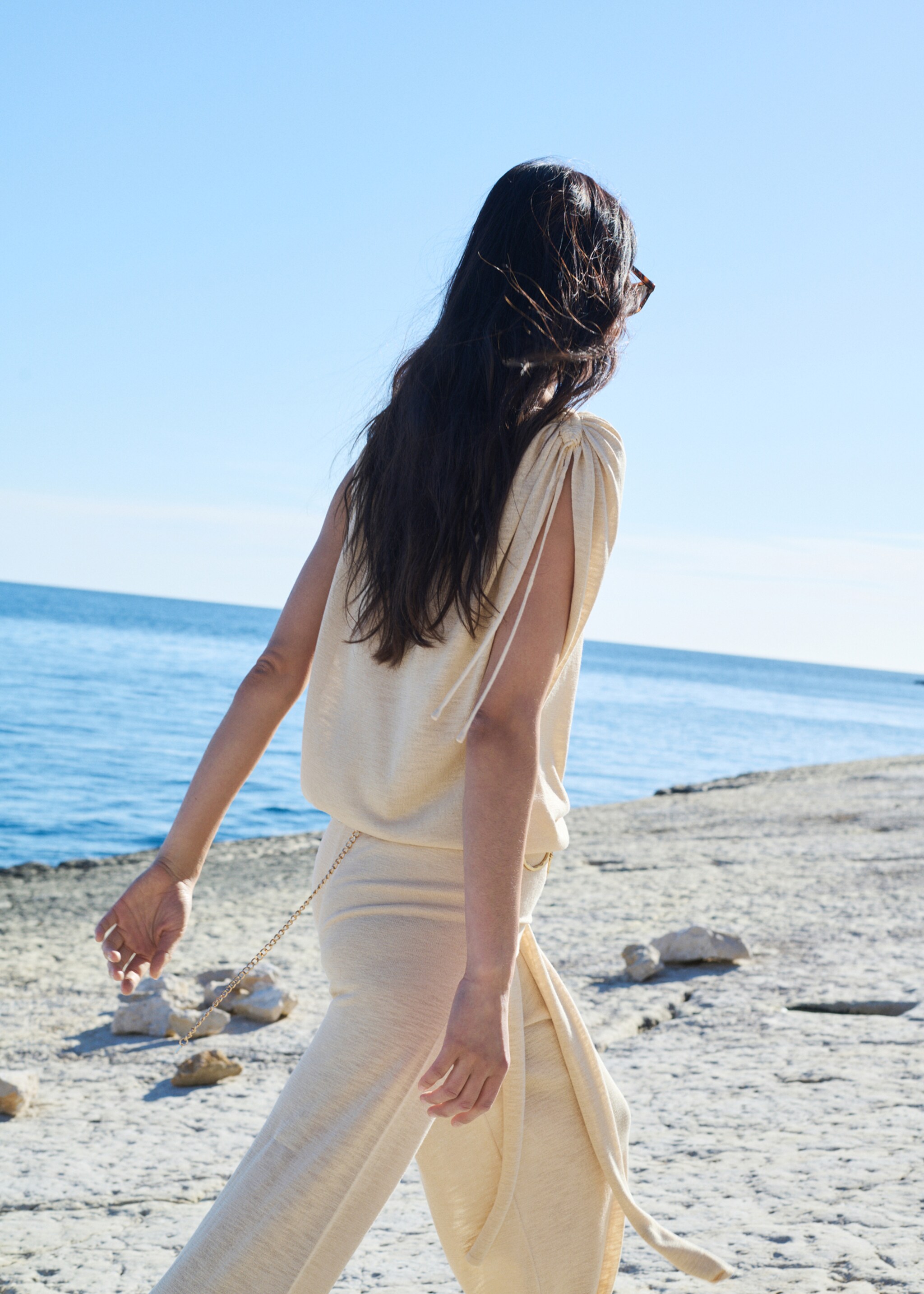 Short-sleeved fine-knit sweater - Reverse of the article, Ecru. Ref: 27007147-00.