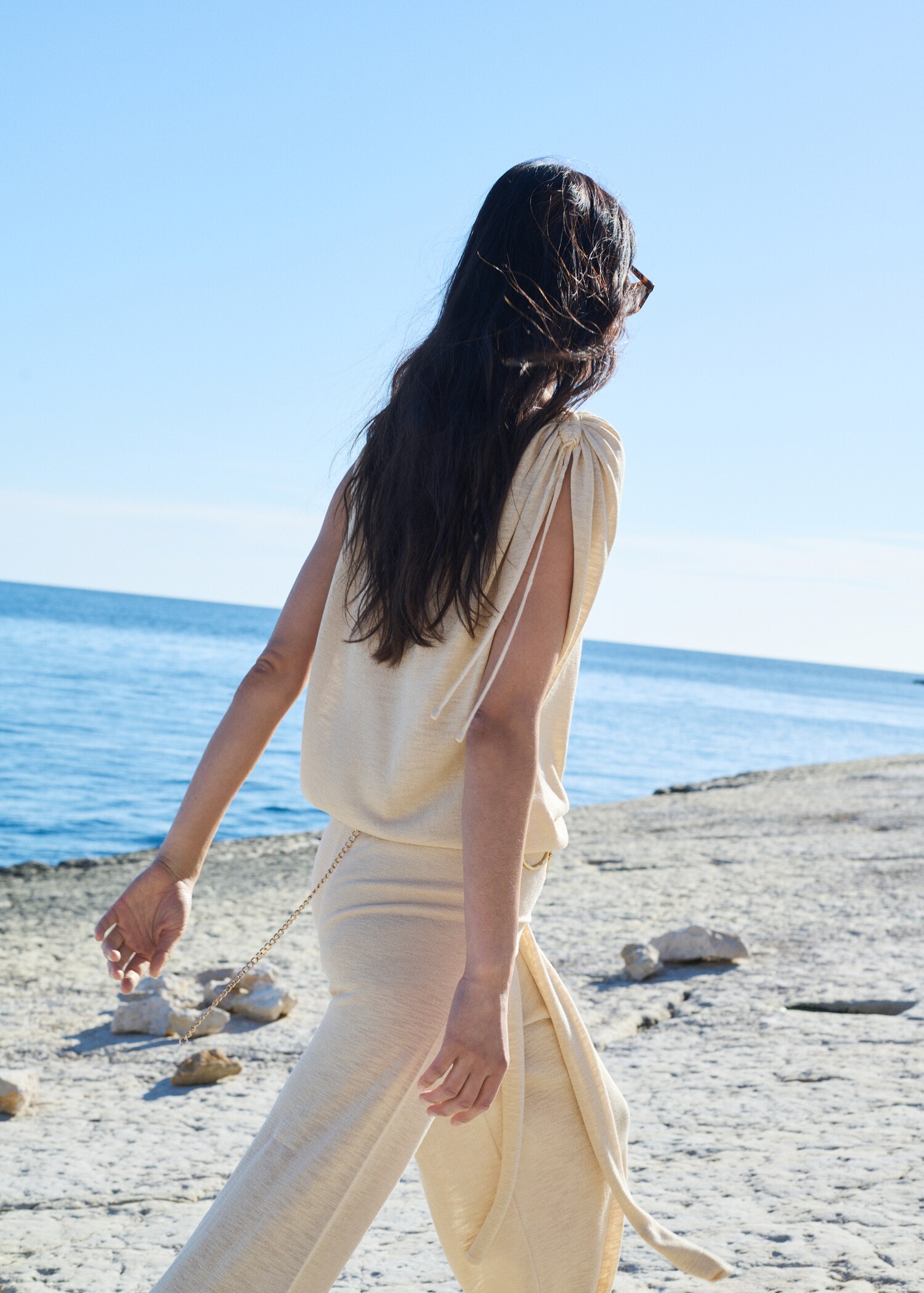 Short-sleeved fine-knit sweater - Reverse of the article