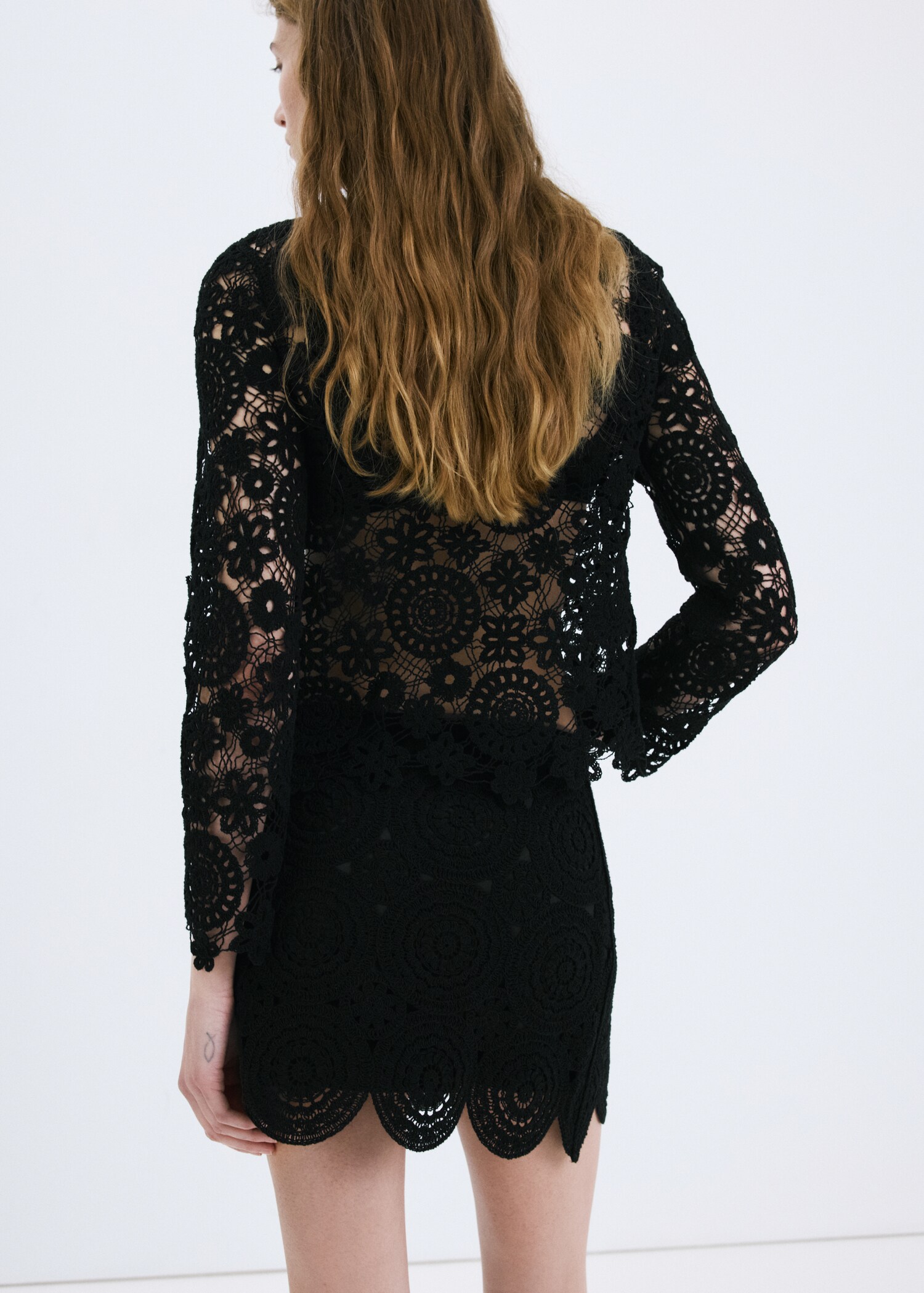 Pull maille ajourée à fleurs - Verso de l’article