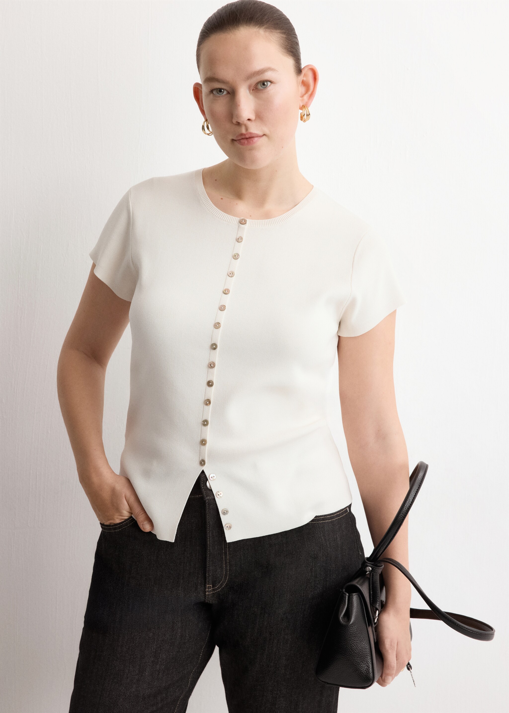 Jersey punto detalle botones - Detalle del artículo 5, Crudo. Ref: 27007150-00.