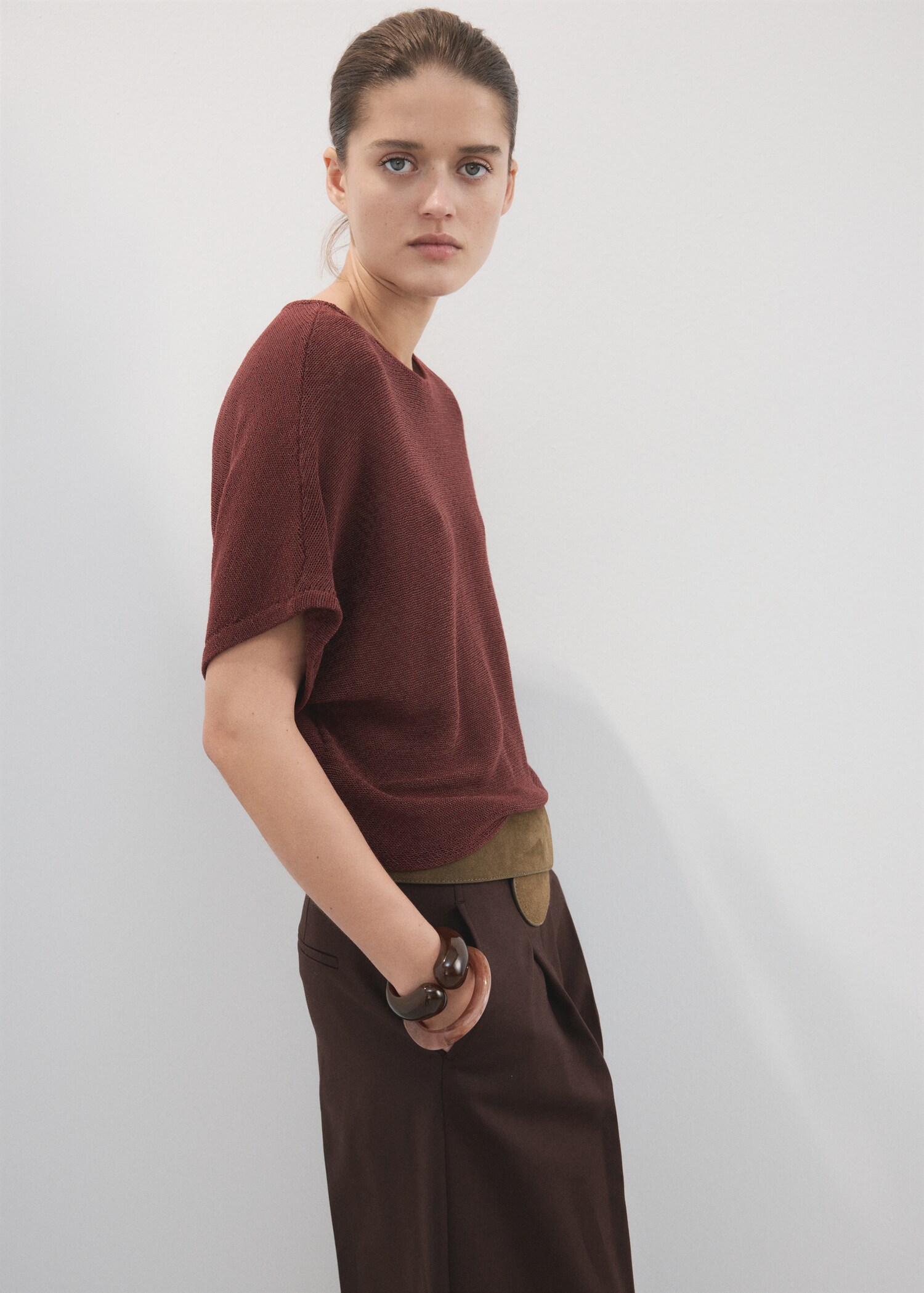 Short-sleeved knitted sweater - Medium plane