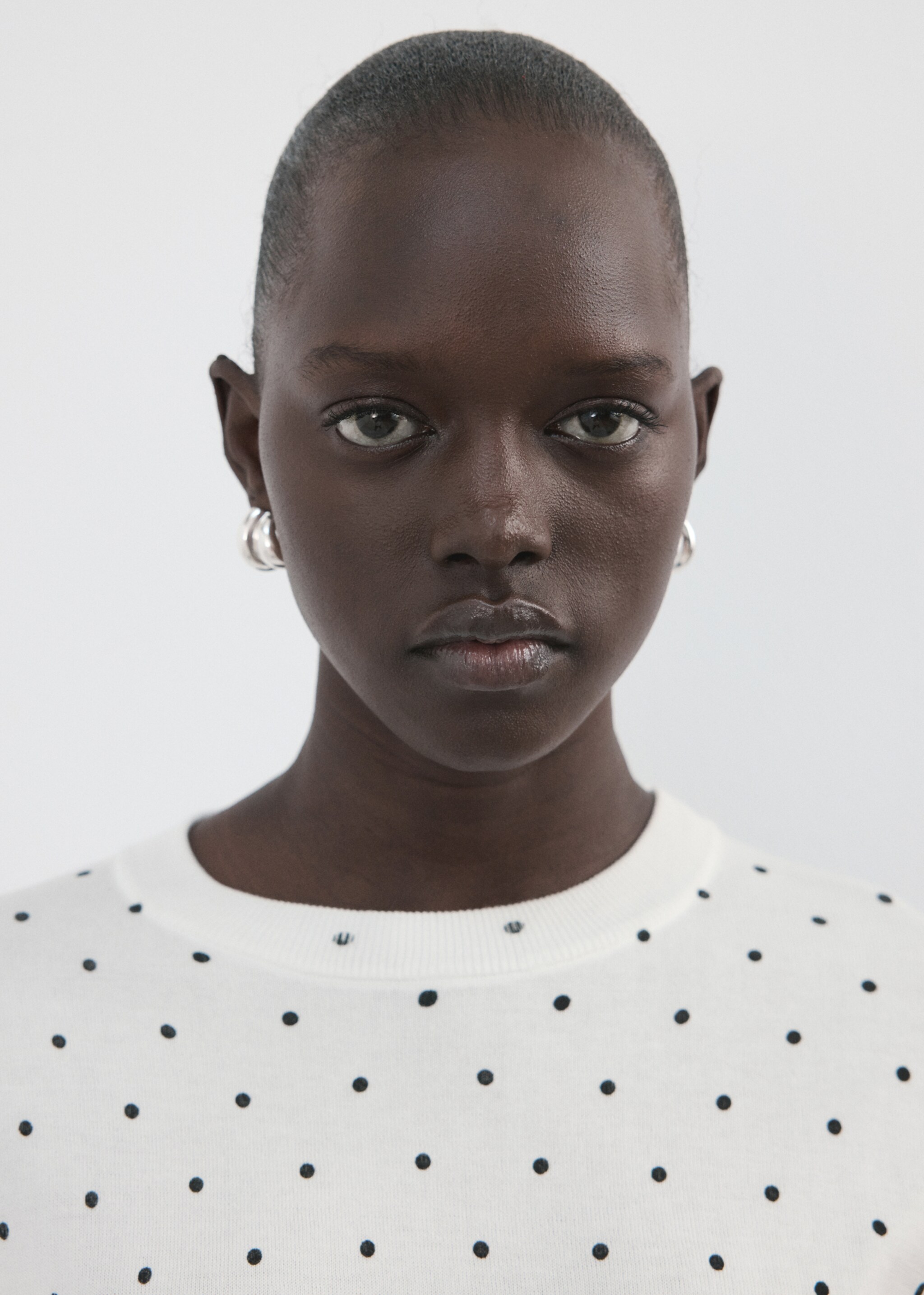 Jersey punto lunares - Detalle del artículo 1, Blanco roto. Ref: 27007153-00.