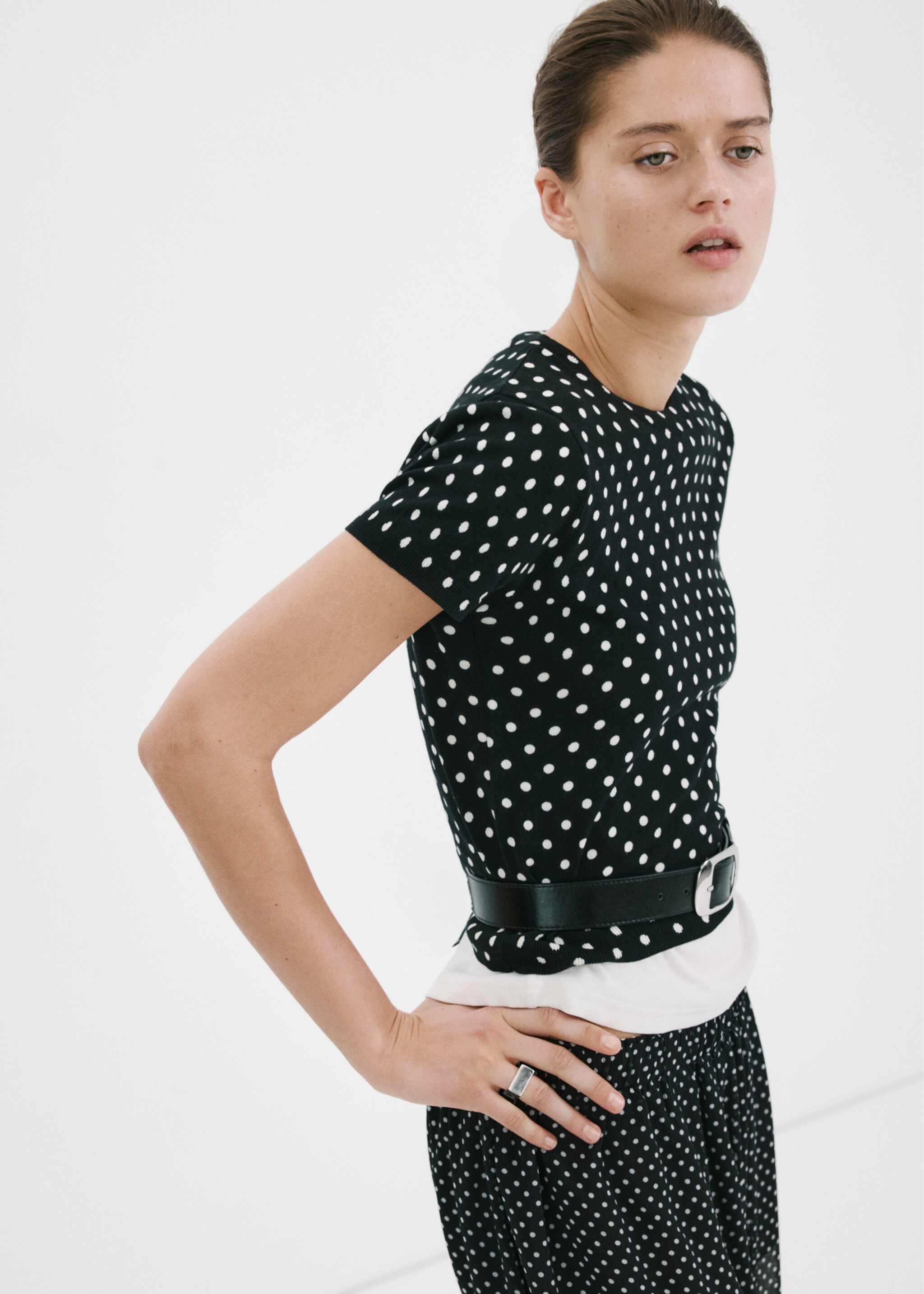 Polka-dot knitted sweater - Medium plane, Black. Ref: 27007154-00.