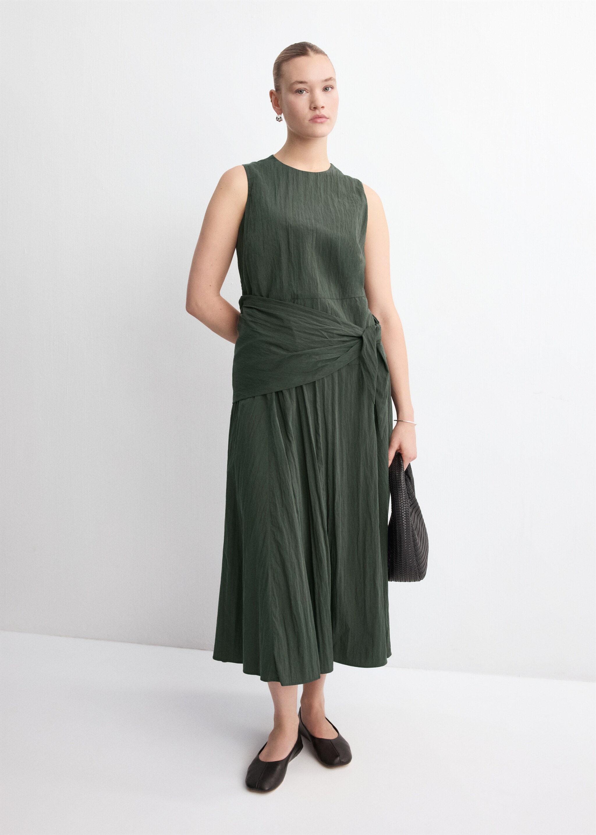 Lyocell handkerchief dress - Details of the article 3, Khaki. Ref: 27007161-00.