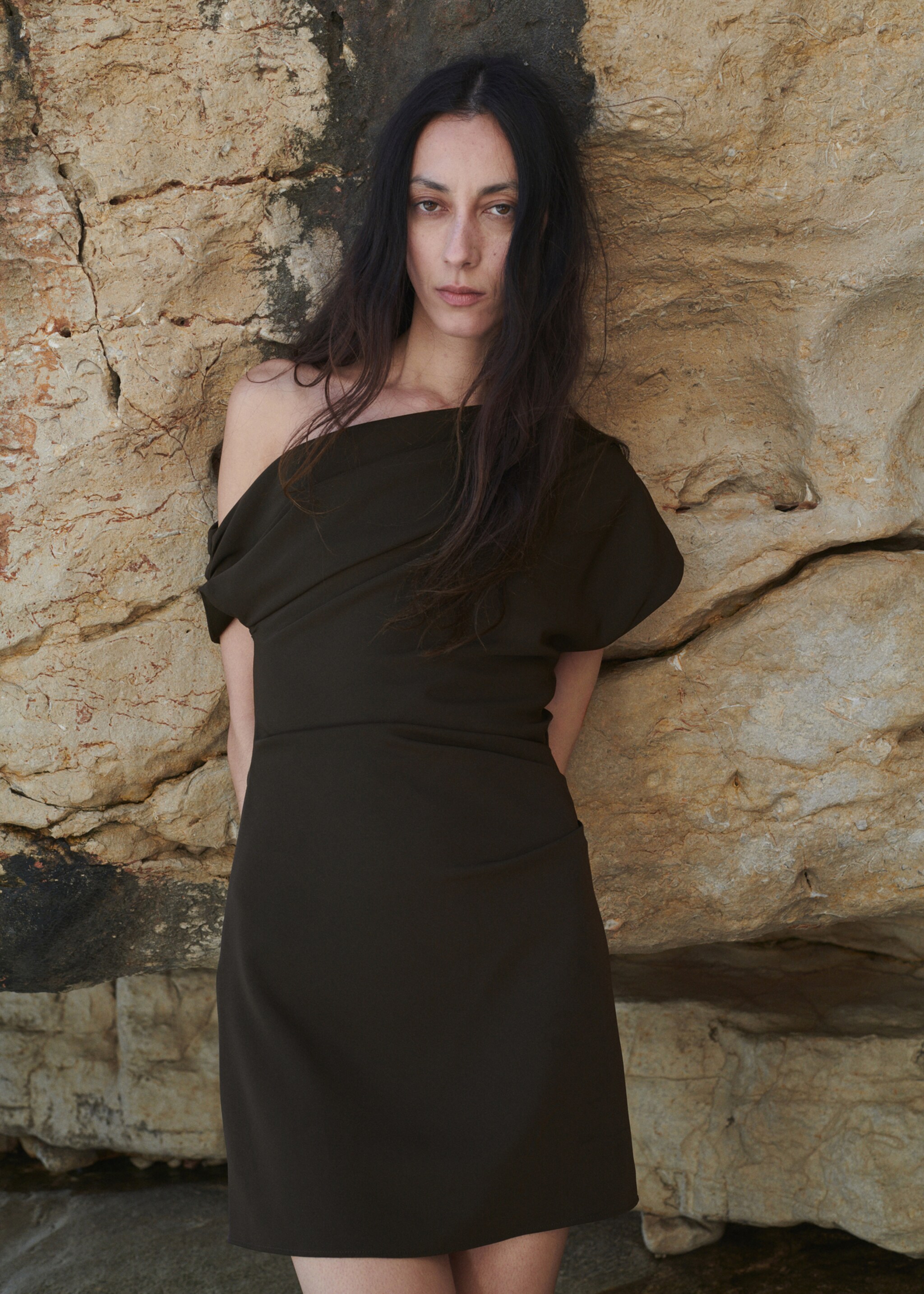 Asymmetrical pleated dress - Medium plane, Brown. Ref: 27007162-00.