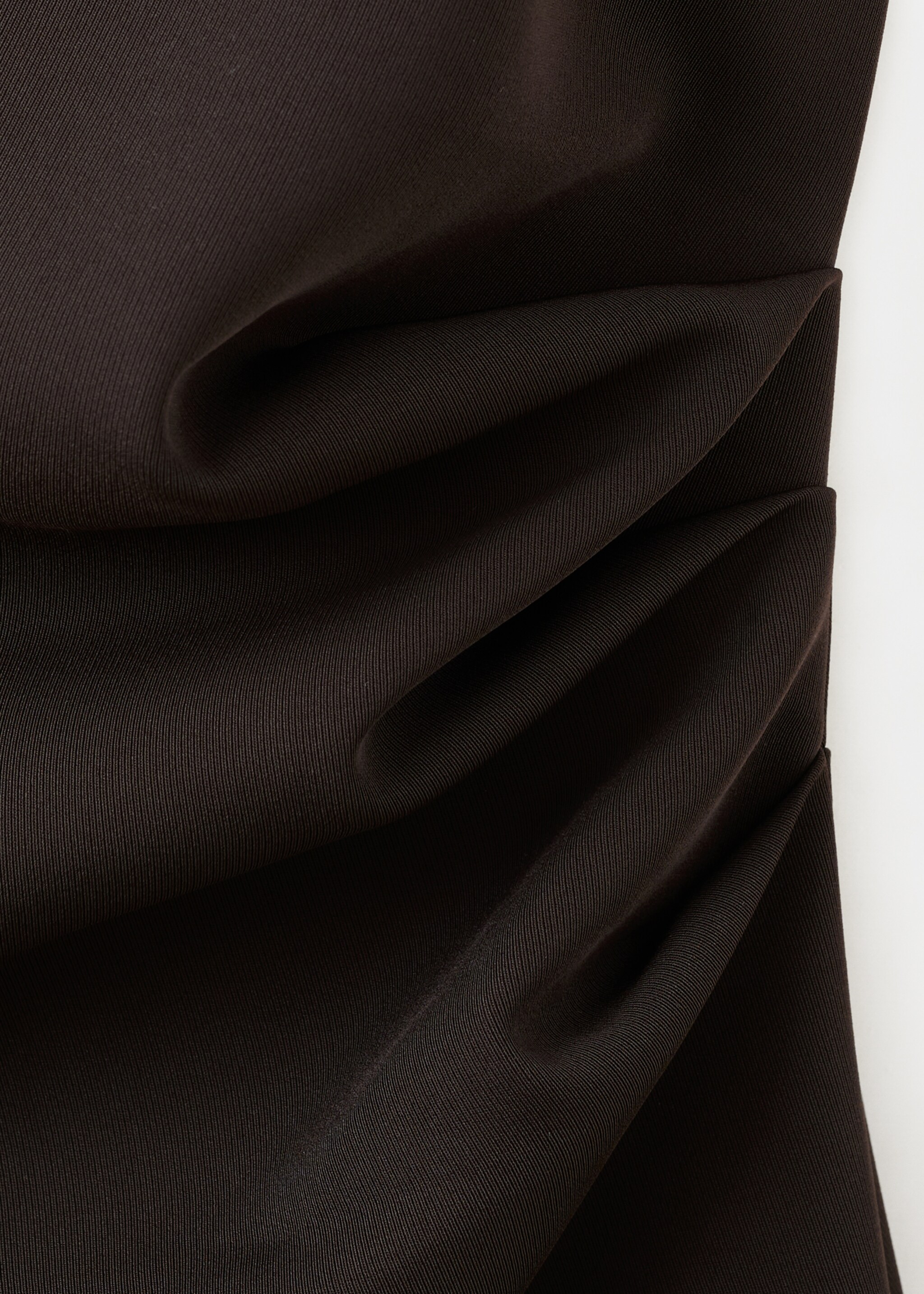 Asymmetrical pleated dress - Details of the article 8, Brown. Ref: 27007162-00.