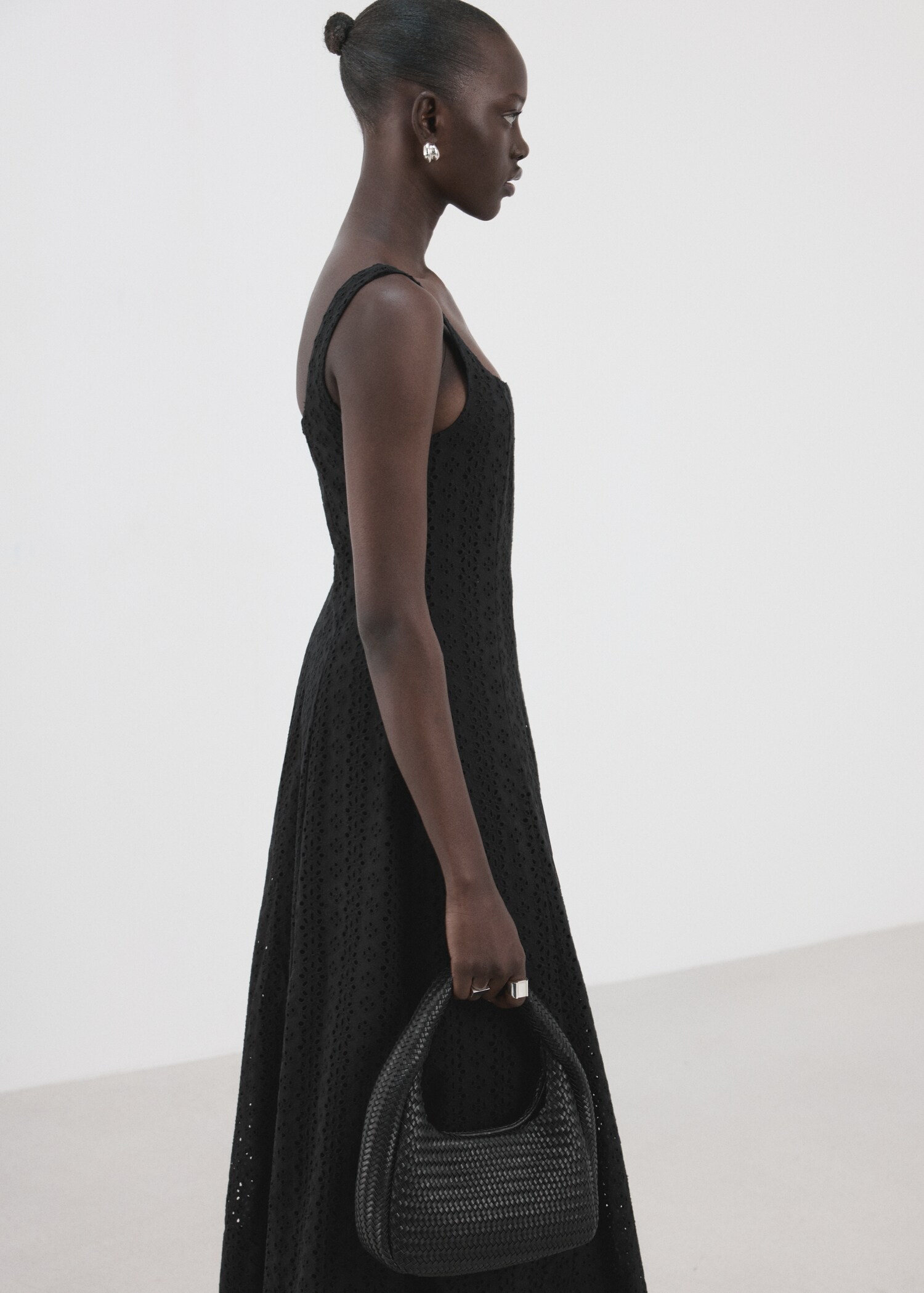 Embroidered cutwork A-line dress - Medium plane