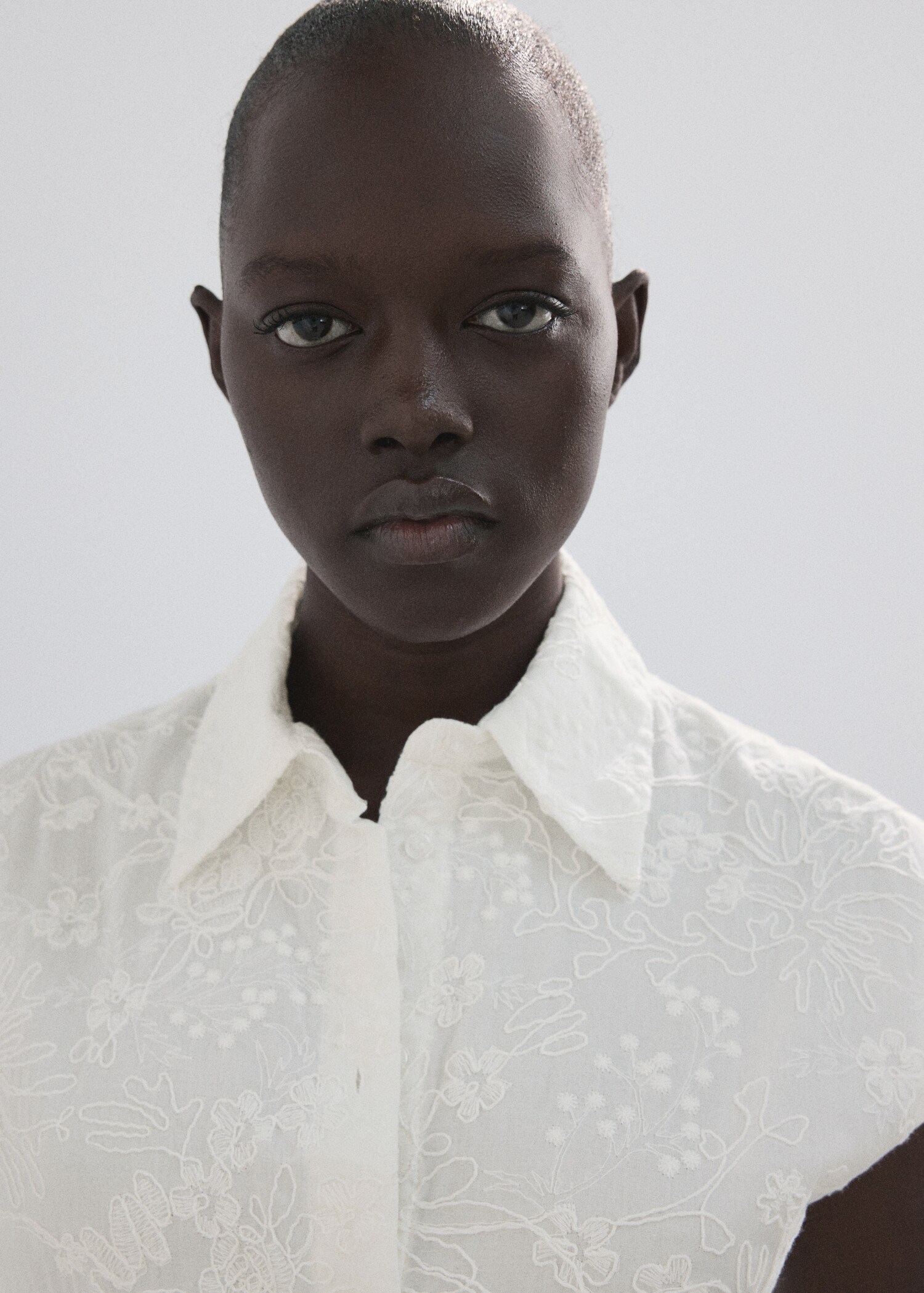 Embroidered belt dress - Details of the article 1