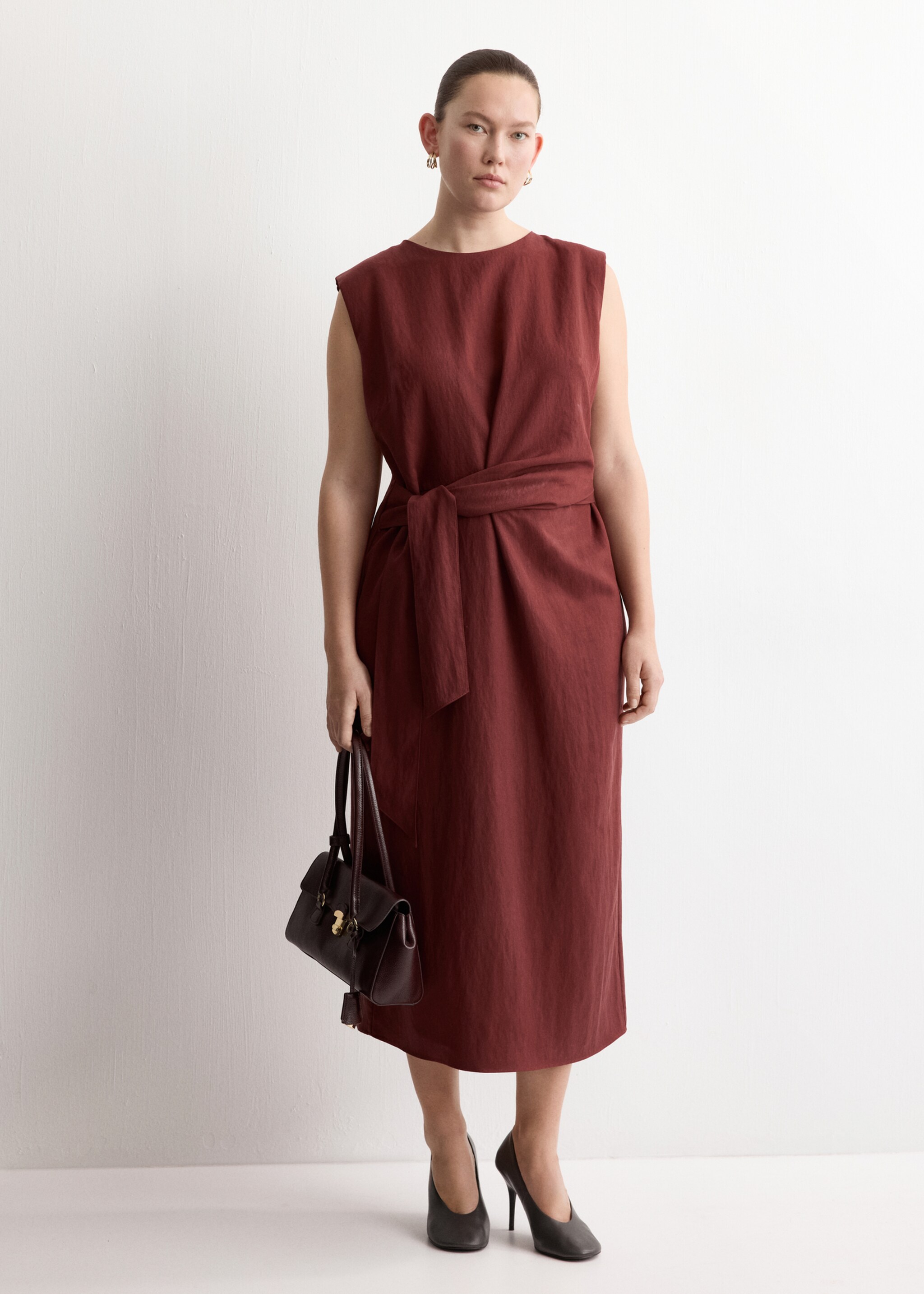 Lyocell dress with knot detail - Details of the article 3, Wine. Ref: 27007165-00.