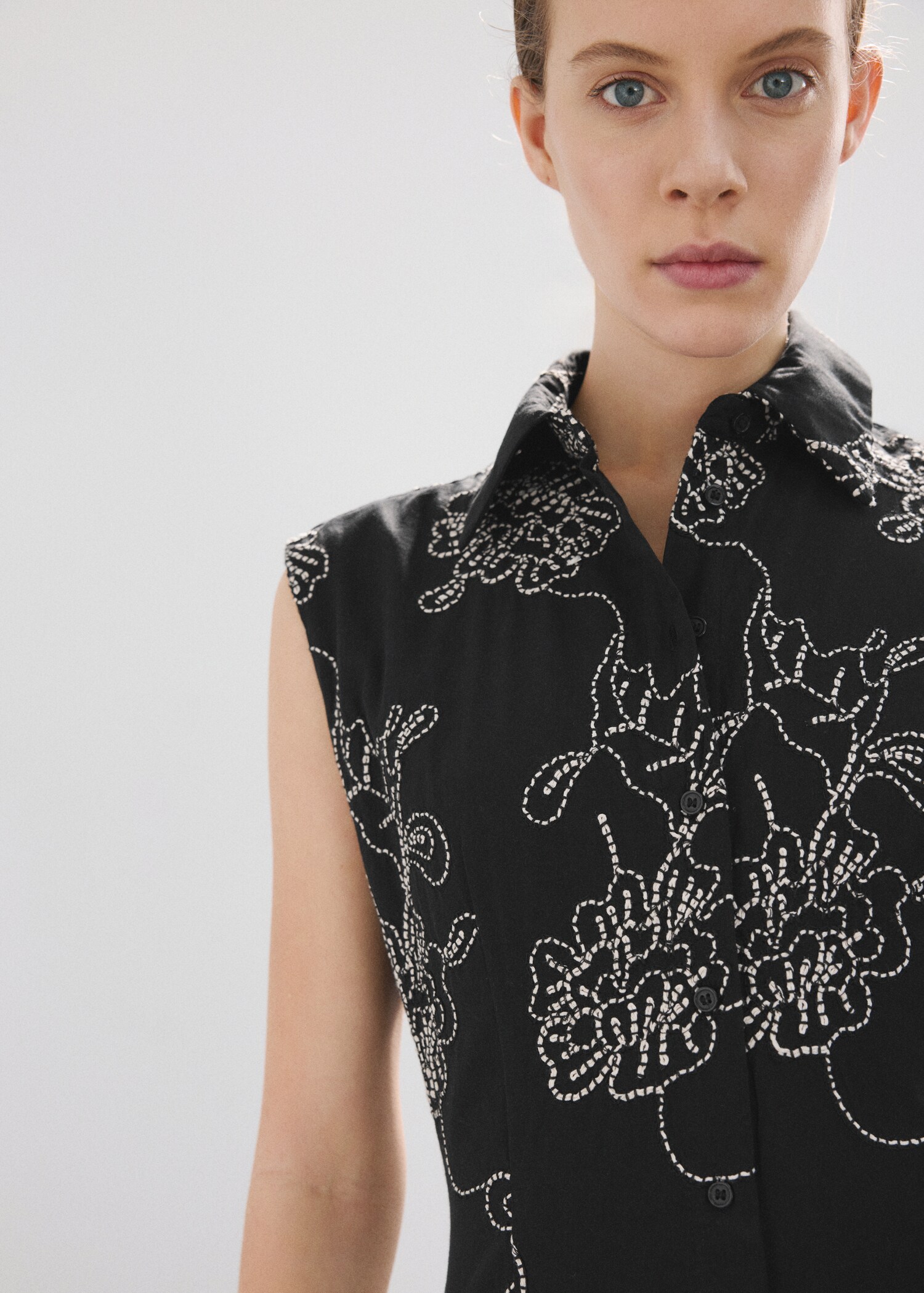 Embroidered floral shirt dress - Details of the article 1