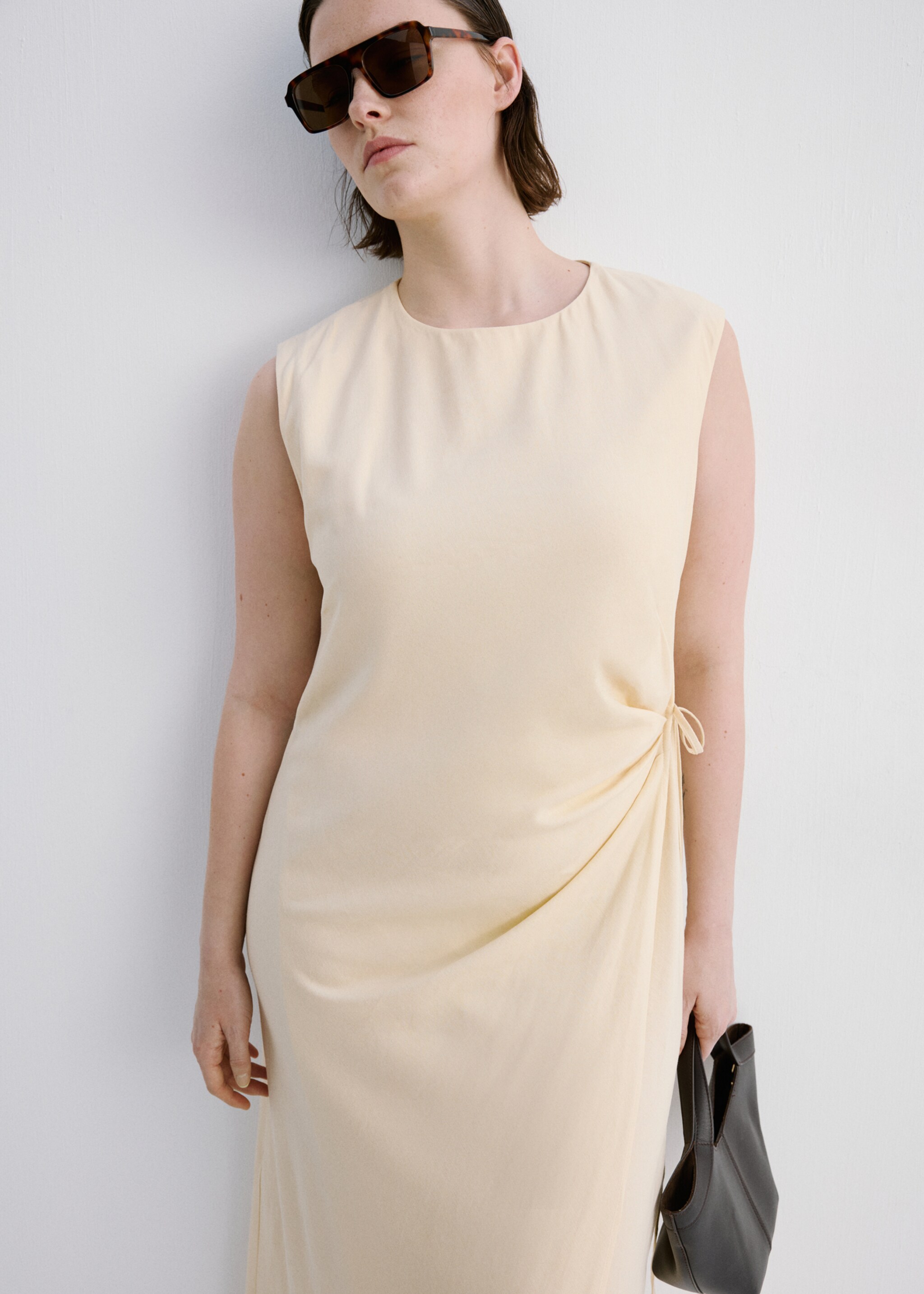Wrap midi-dress with knot - Details of the article 5, Vanilla. Ref: 27007171-00.