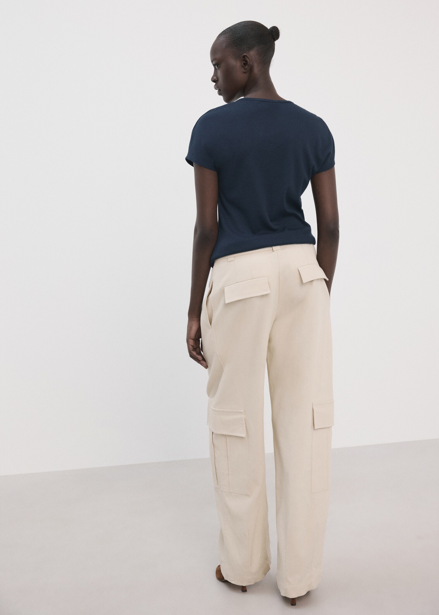 تي شيرت بكم قصير من القطن المختلط - الجهة الخلفية للمنتج