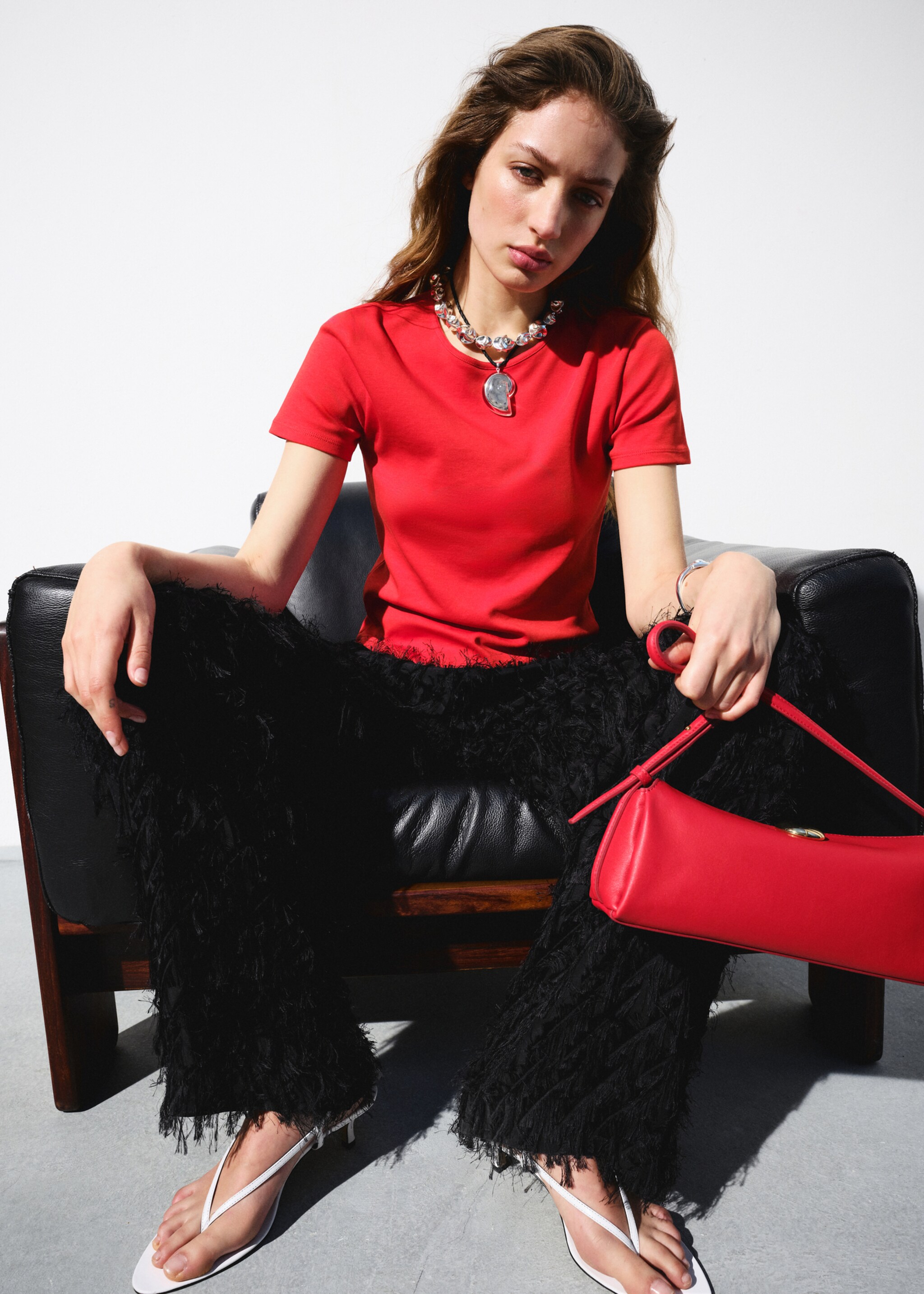 Short-sleeved cotton t-shirt - Details of the article 6, Red. Ref: 27007809-00.