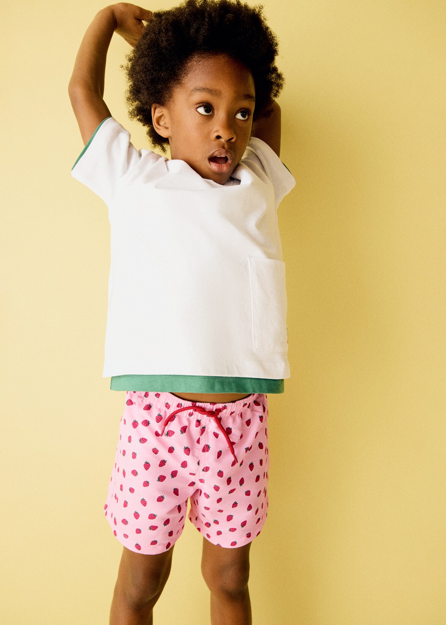 Bañador estampado fresas - Plano medio