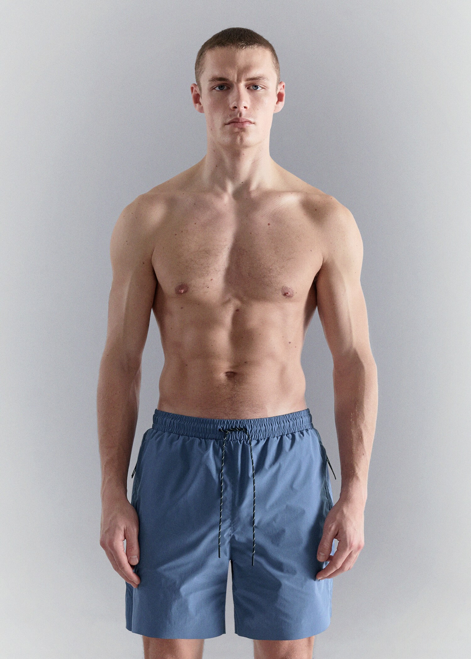 Maillot de bain à poches zippées - Plan moyen