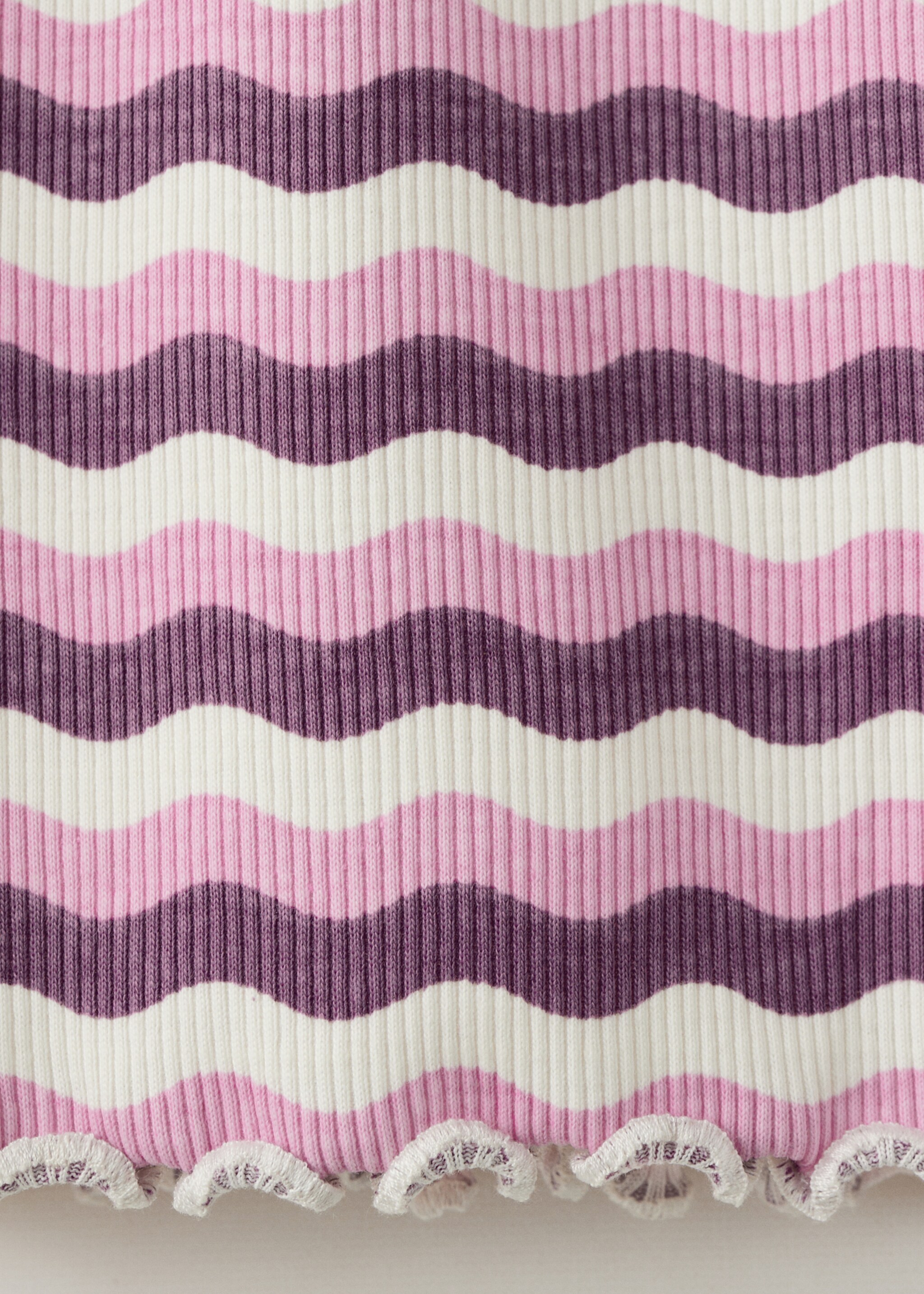 Sleeveless vest with scalloped details - Details of the article 0, Lilac. Ref: 27007950-00.