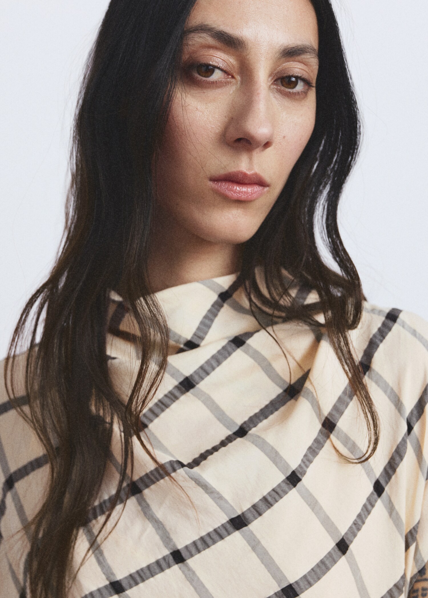 فستان بنقشة مربعات وياقة درابية - تفاصيل المنتج 1